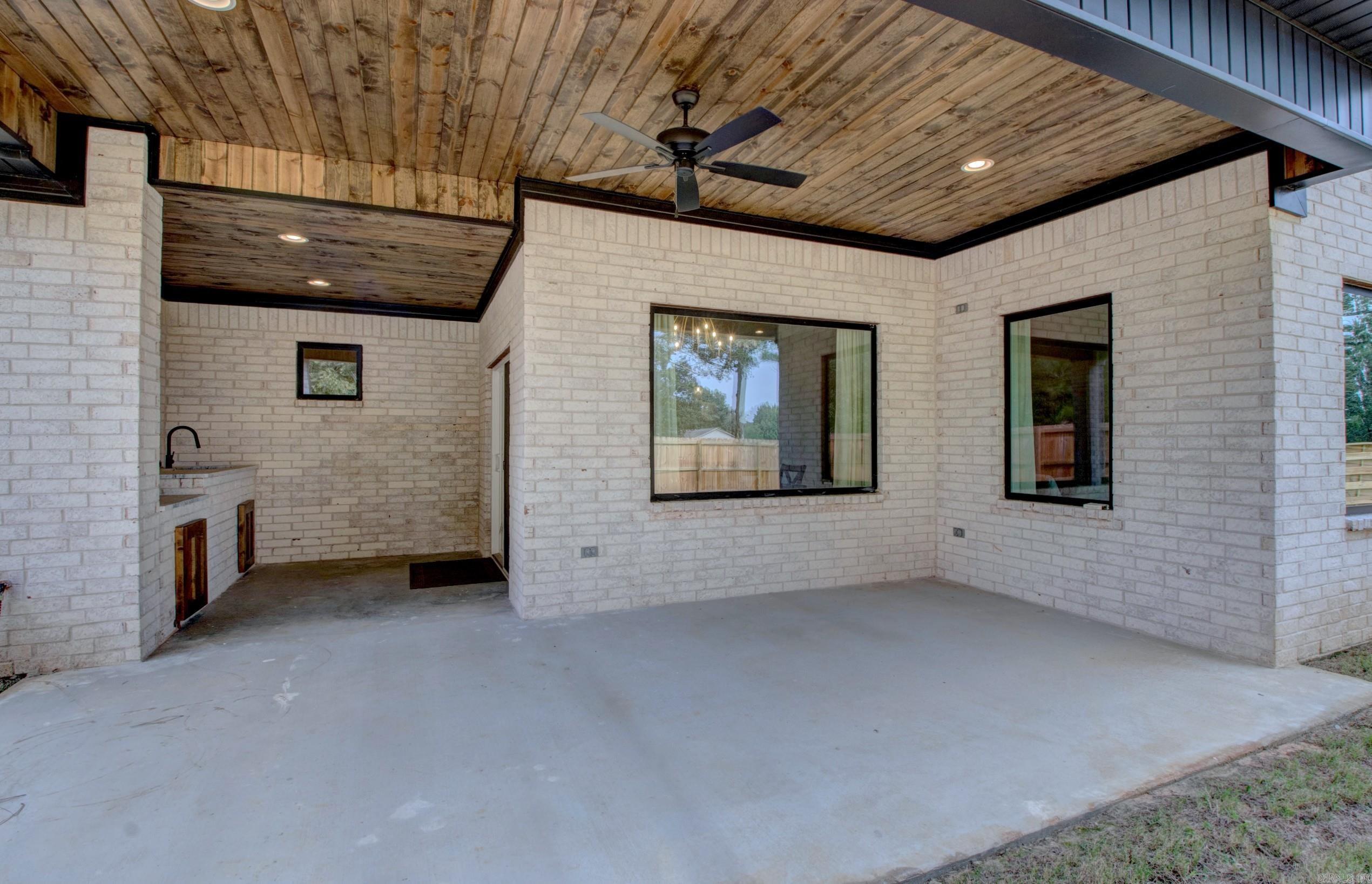 CORAL RIDGE - Residential