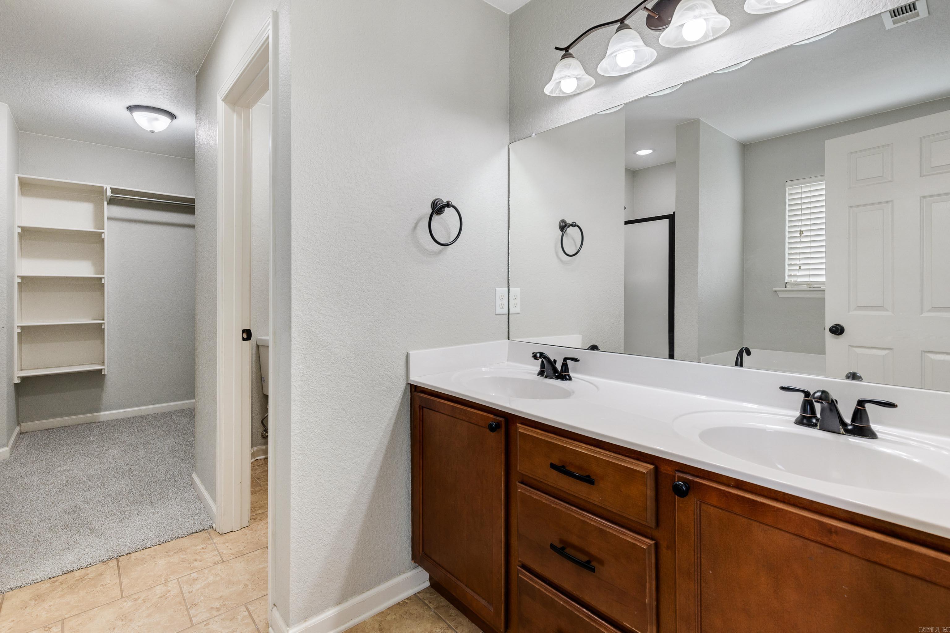 EMERALD MOUNTAIN - Residential