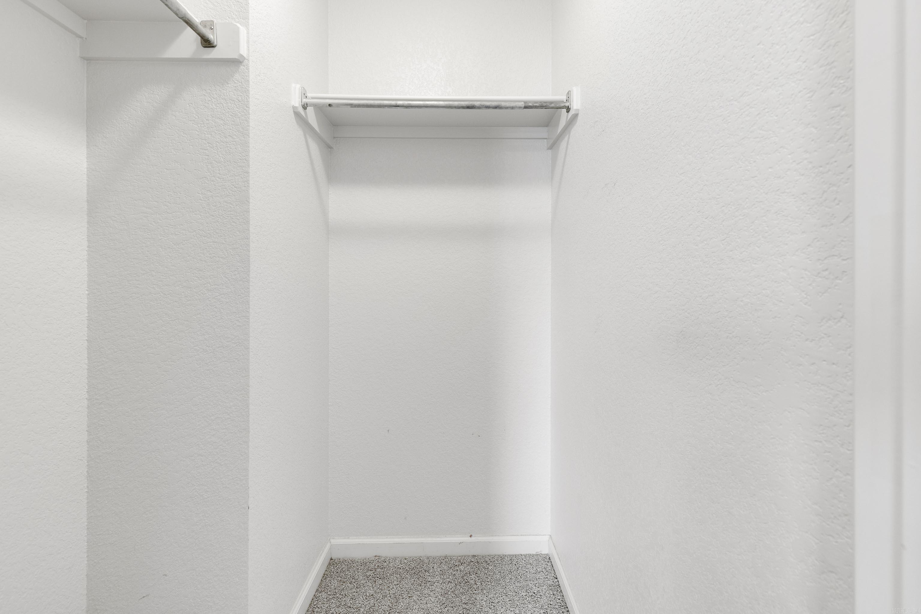 EMERALD MOUNTAIN - Residential