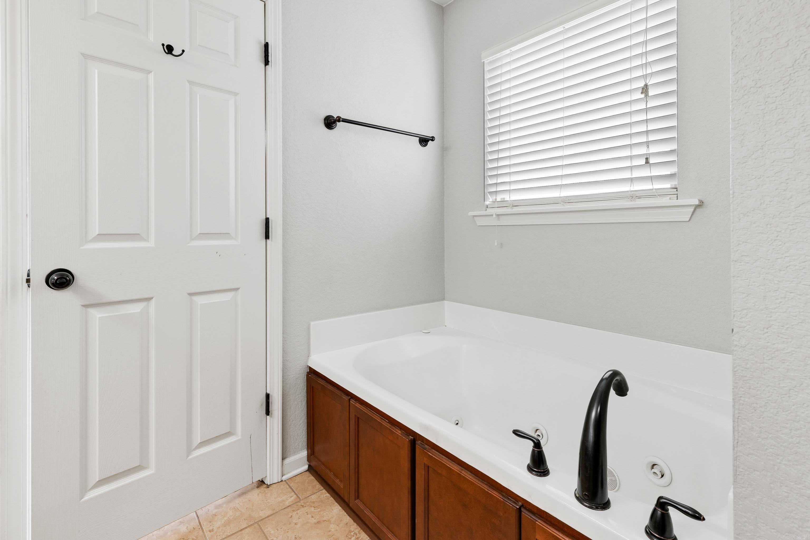 EMERALD MOUNTAIN - Residential