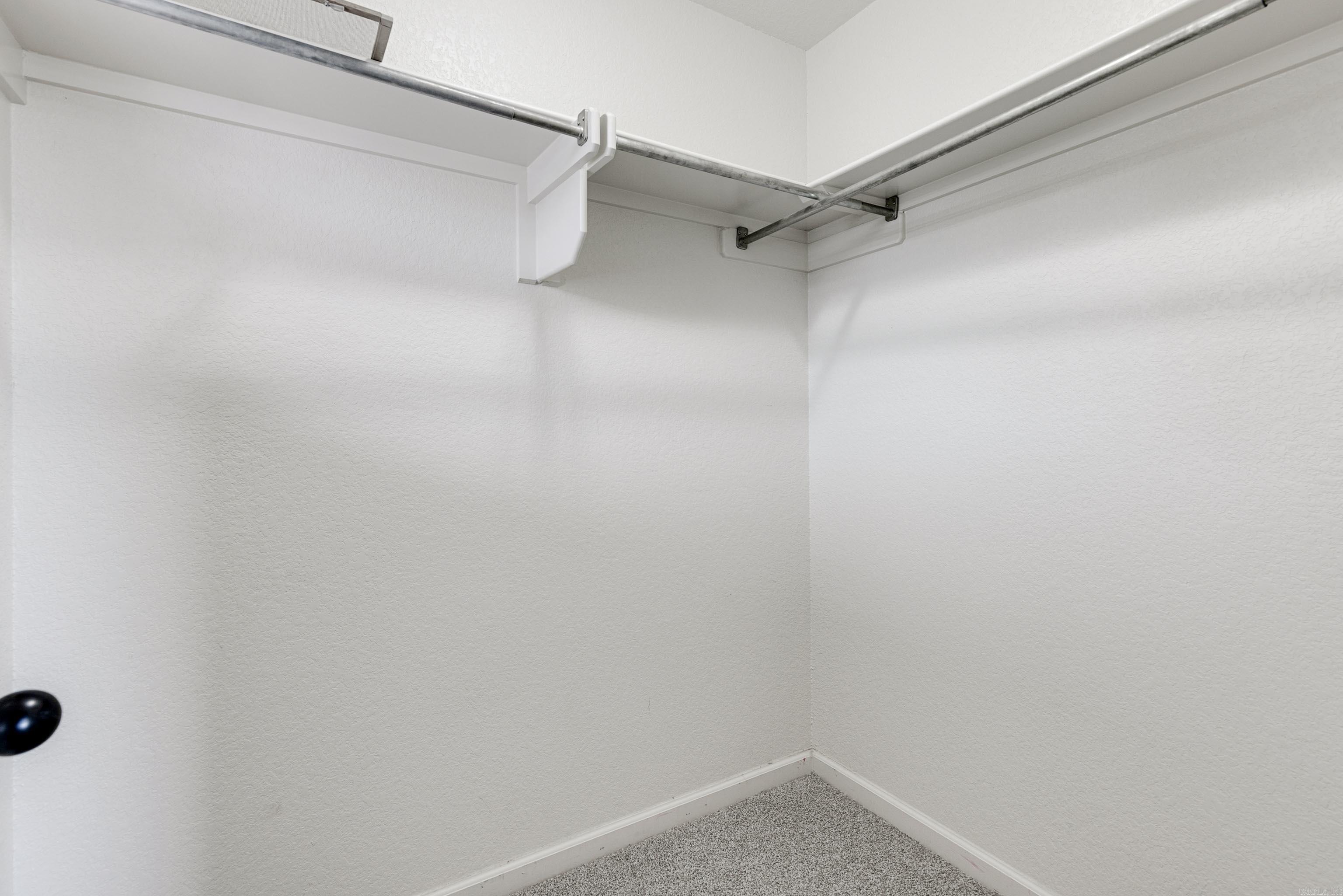 EMERALD MOUNTAIN - Residential