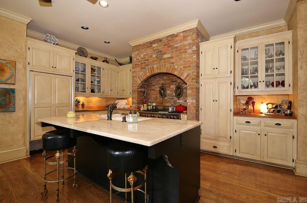 HICKORY HILLS - Residential