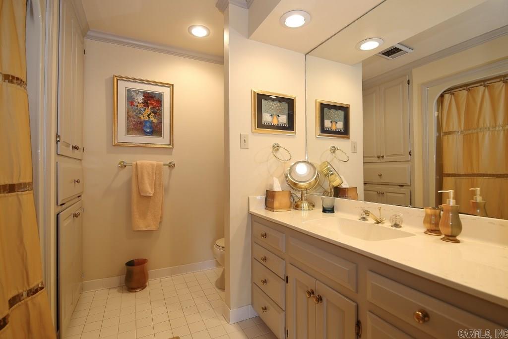 HICKORY HILLS - Residential