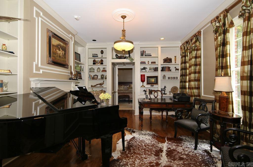 HICKORY HILLS - Residential