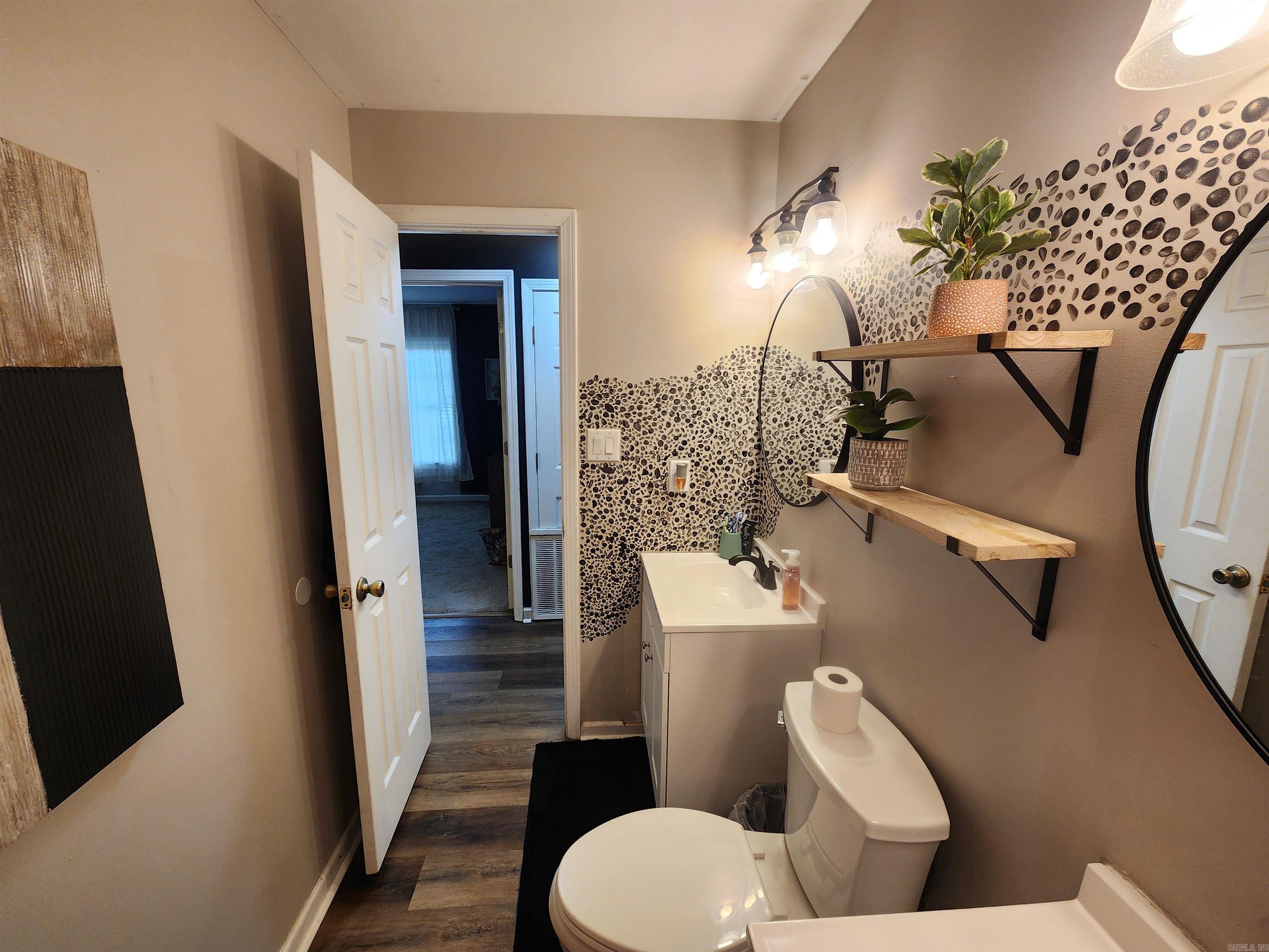 OAK MEADOWS ESTATE - Residential