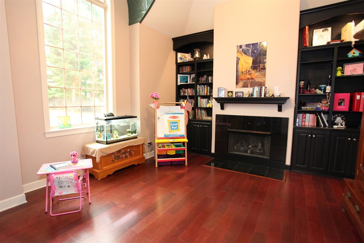 ESTATES OF RIVER VIEW - Residential