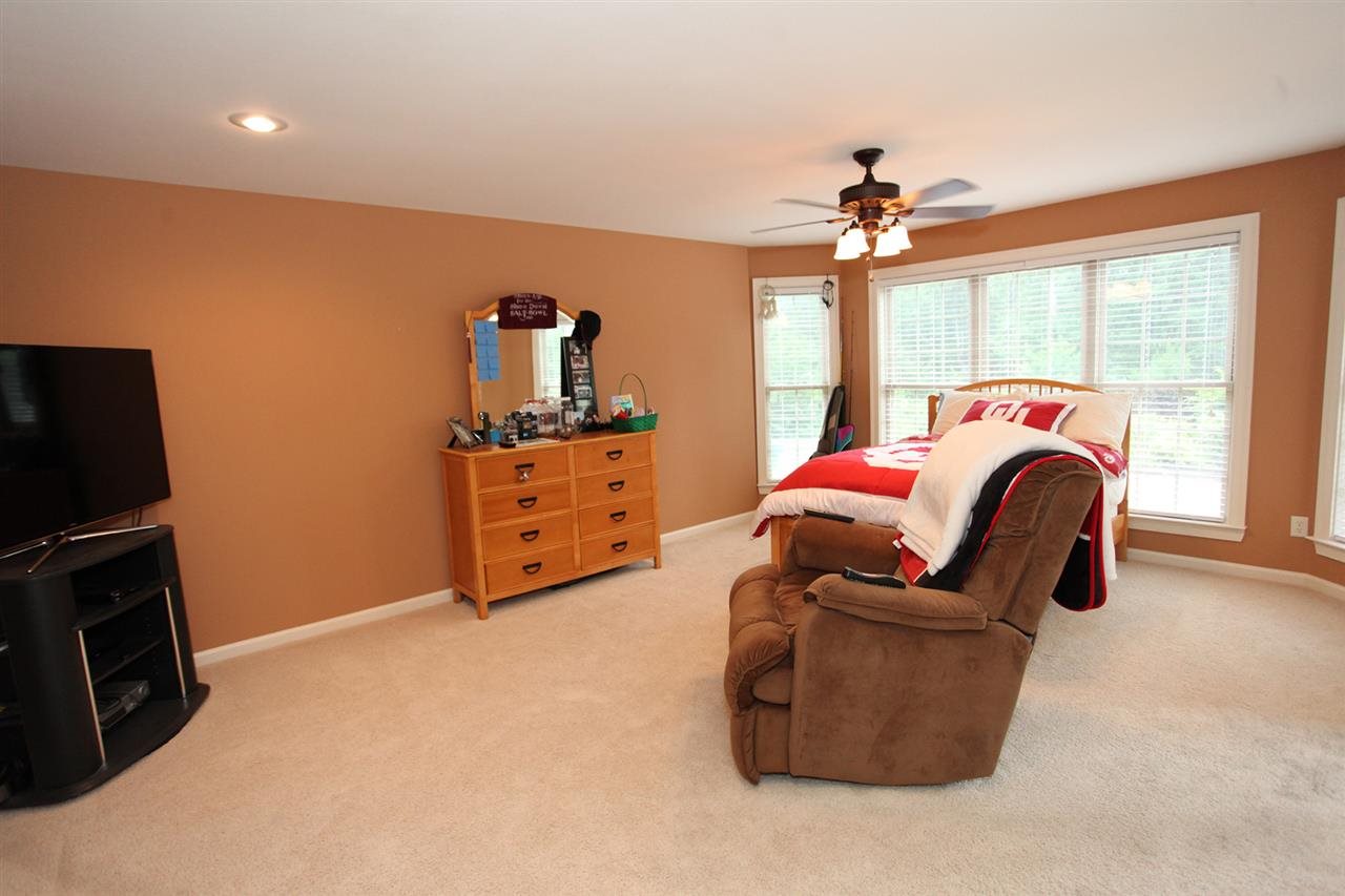 ESTATES OF RIVER VIEW - Residential