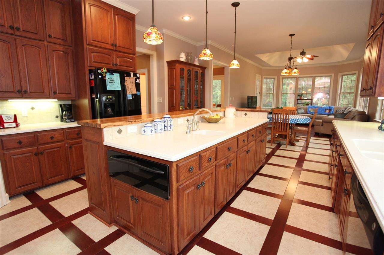 ESTATES OF RIVER VIEW - Residential