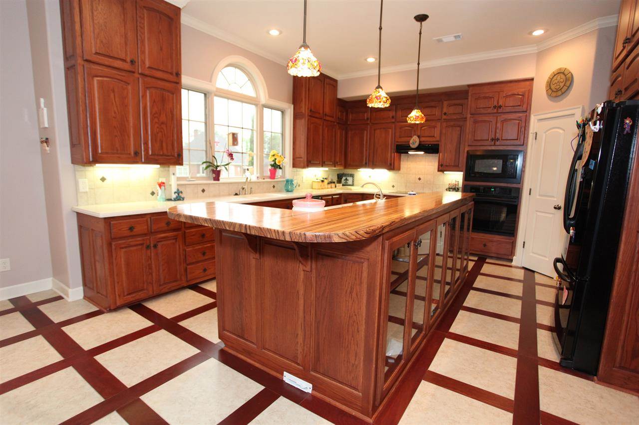 ESTATES OF RIVER VIEW - Residential