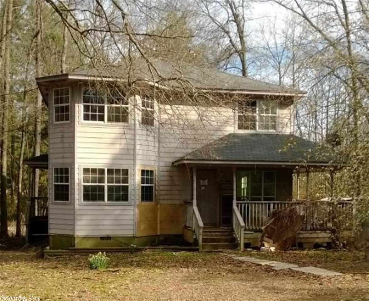 Great Opportunity,Convenient to shopping, schools and entertainment.REO PROPERTY-BANK OWNED. PROPERTY SOLD AS IS. The Listing Broker & Seller assume no responsibility & make no guarantees, warranties or representations as to accuracy of the property information or photographs. Buyer to turn on Utilities for INSPECTIONS.