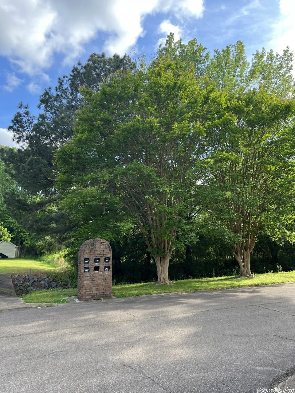 Great Investment Property!! 4.47 acres located in Creekwood Subdivision in Monticello. Perfect location for patio homes, cottages or your dream home. Call today for more details!!