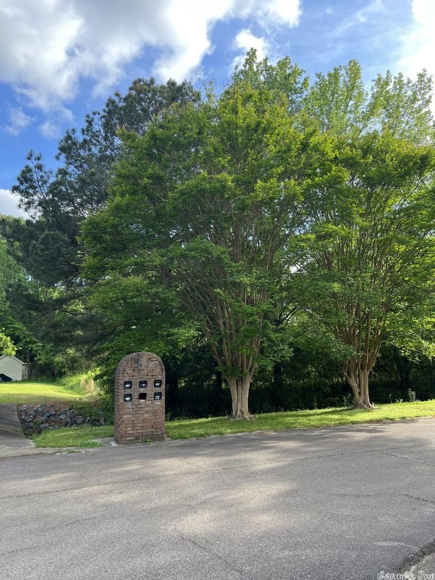 Great Investment Property!! 4.47 acres located in Creekwood Subdivision in Monticello.  Perfect location for patio homes, cottages or your dream home.  Call today for more details!!