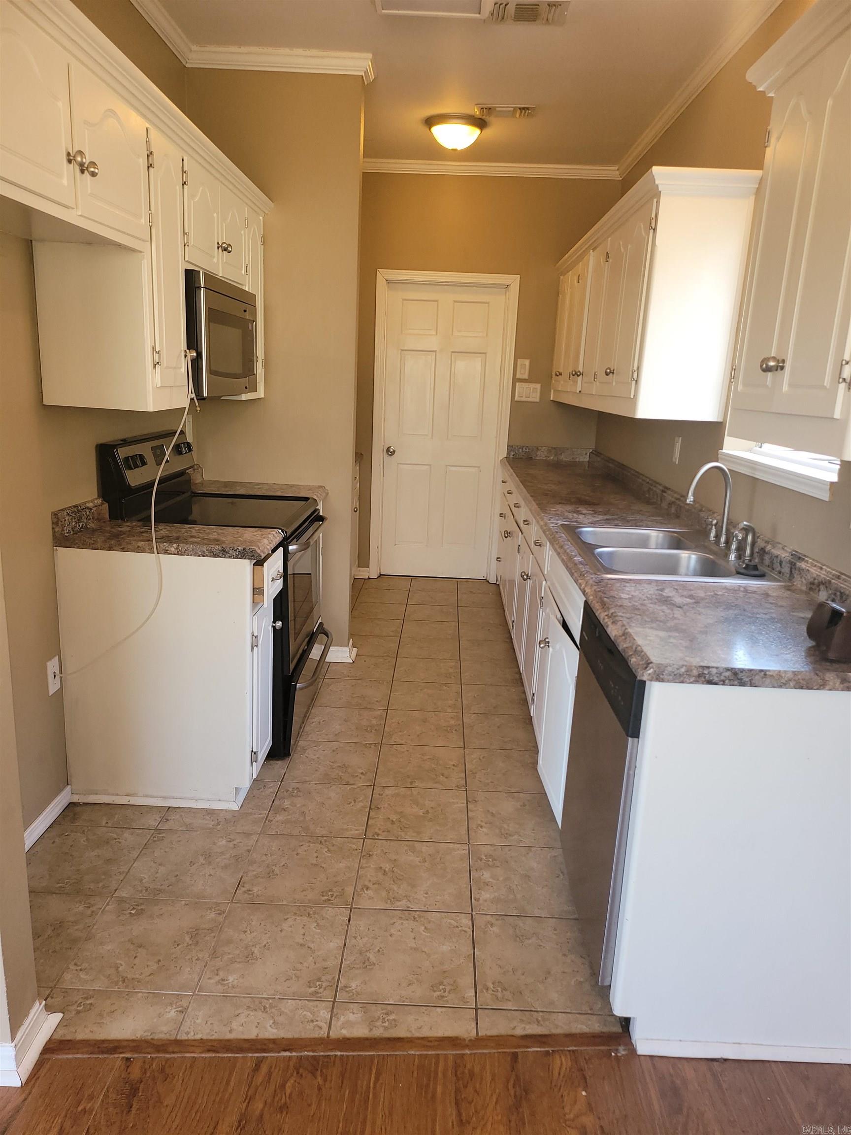 ROLLING OAKS ADDN - Residential Lease