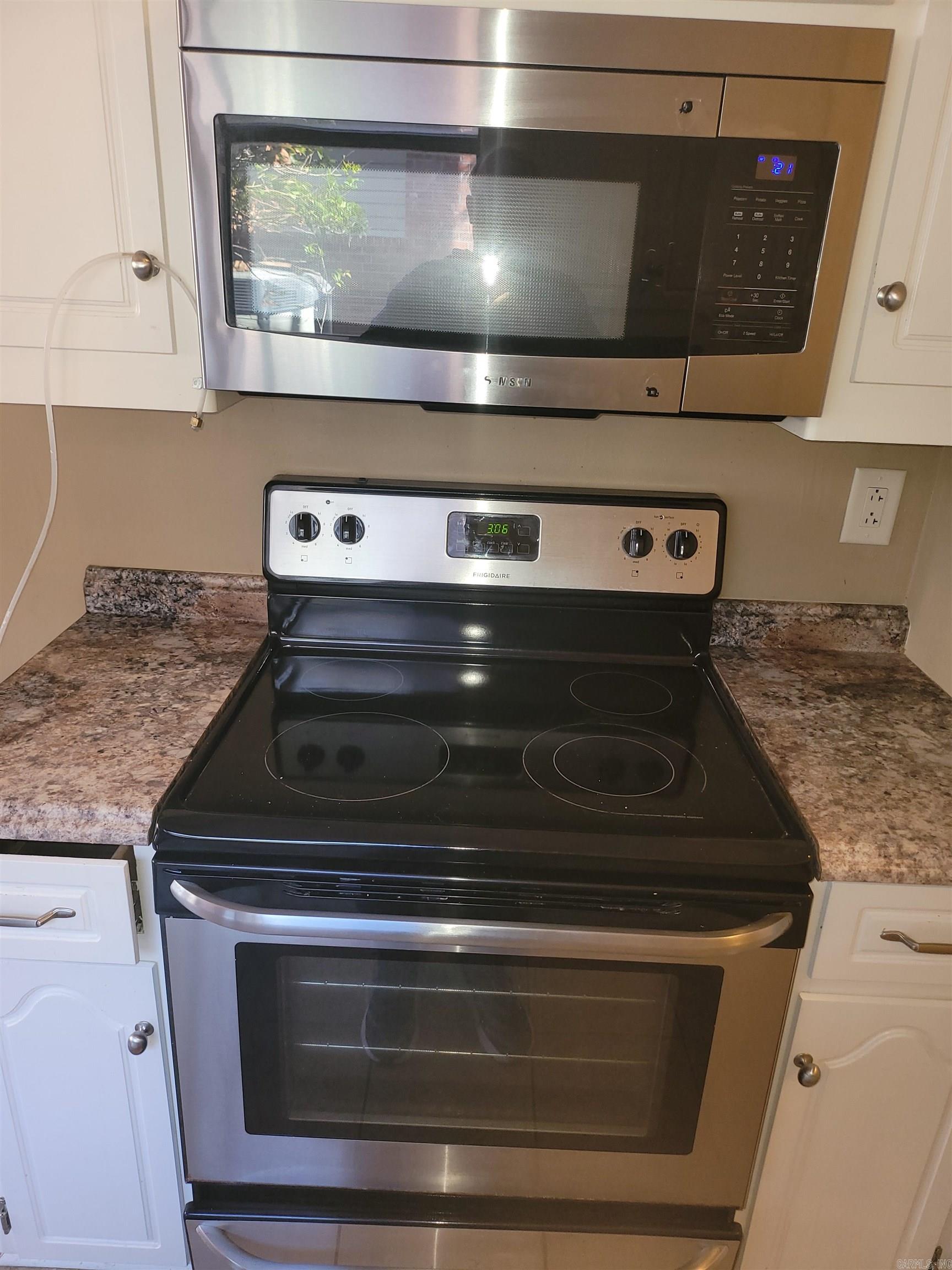 ROLLING OAKS ADDN - Residential Lease