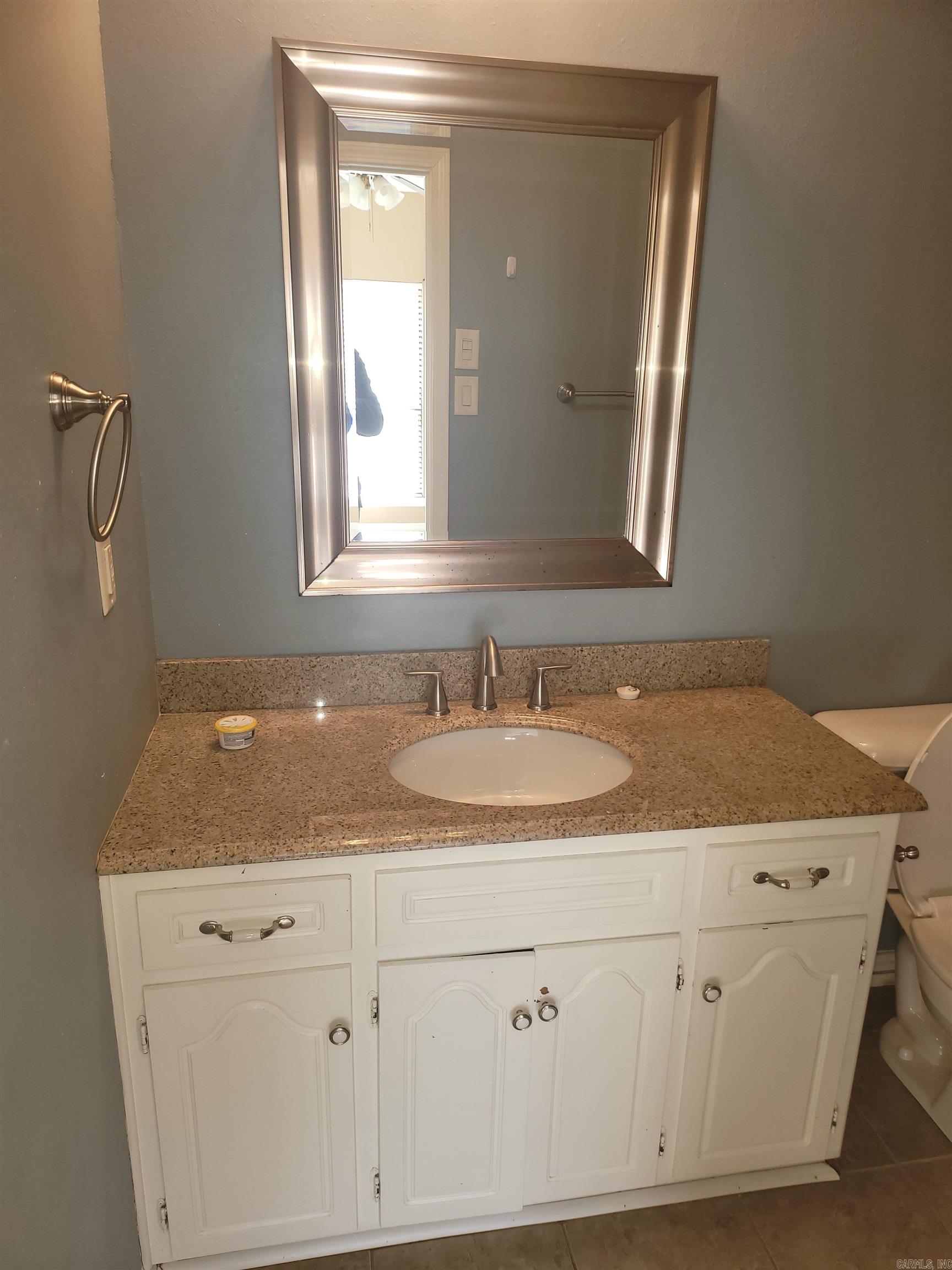 ROLLING OAKS ADDN - Residential Lease