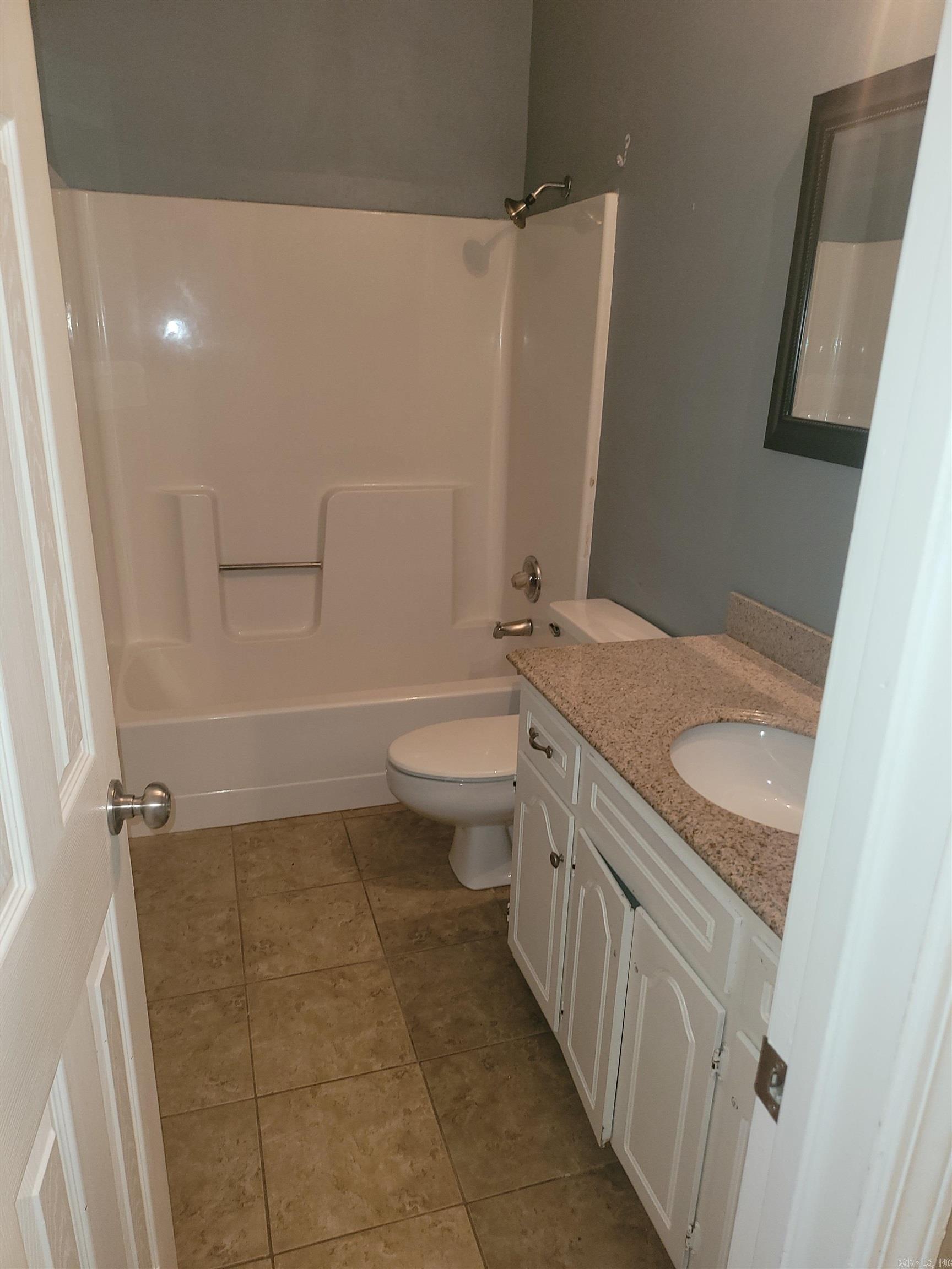 ROLLING OAKS ADDN - Residential Lease