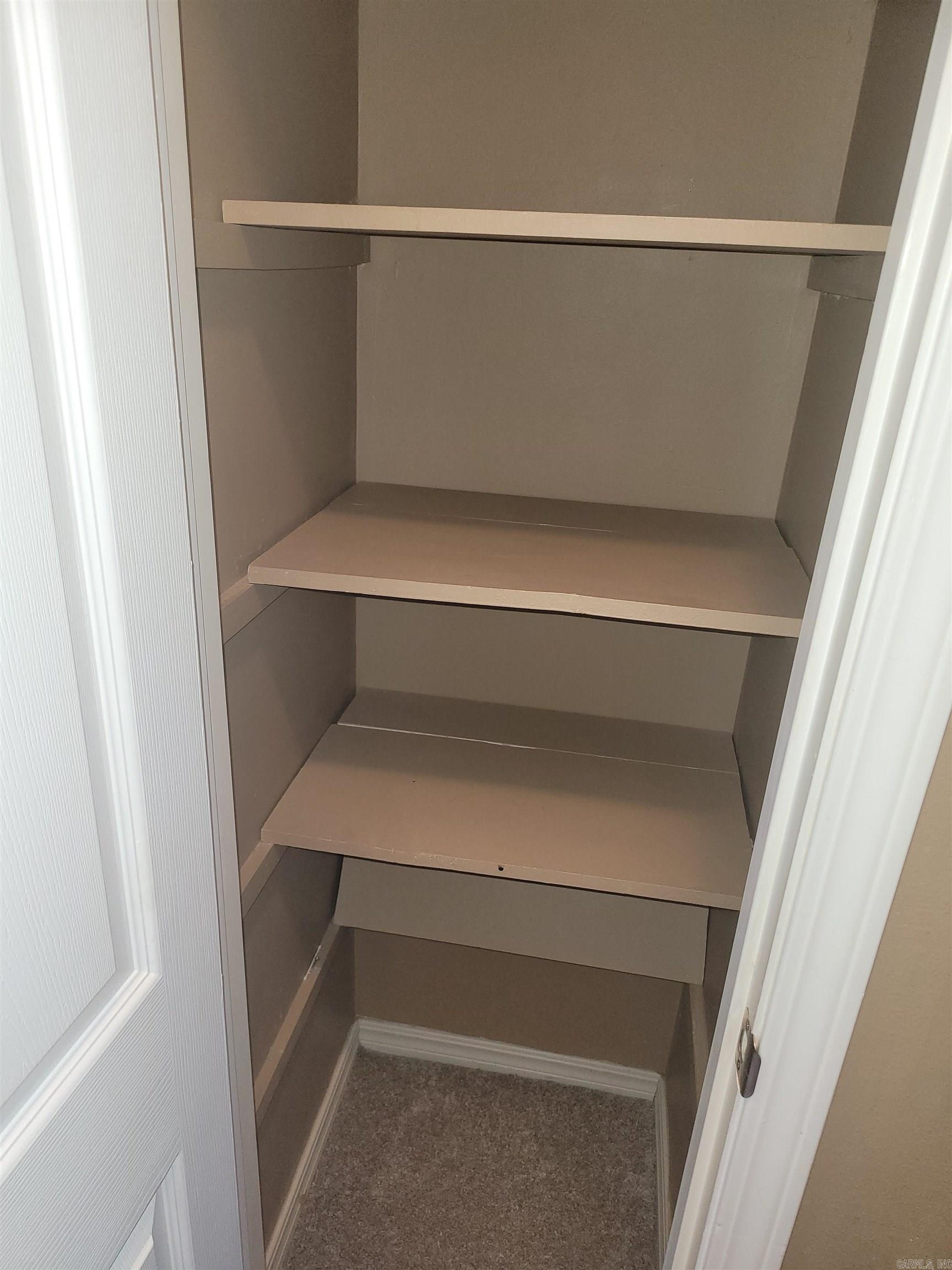 ROLLING OAKS ADDN - Residential Lease