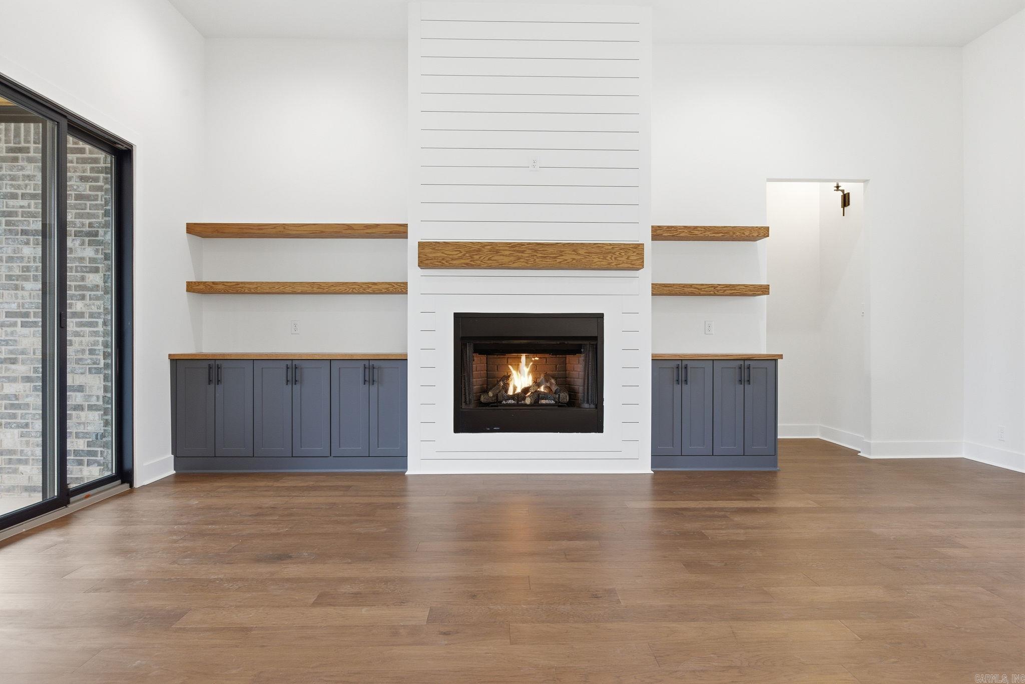 AVILLA MANOR - Residential