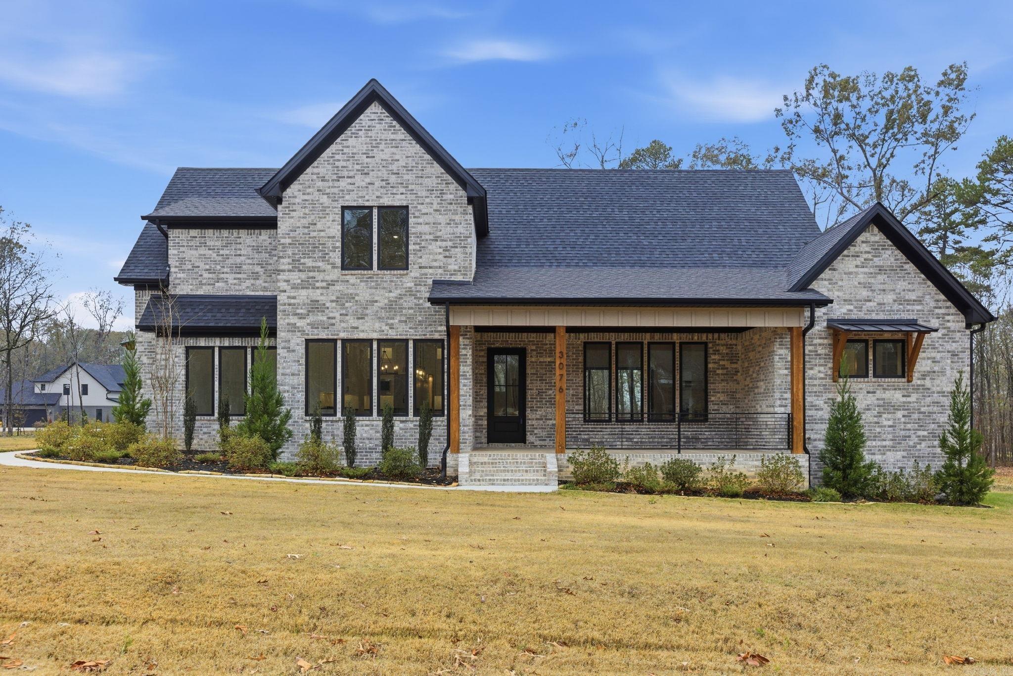 AVILLA MANOR - Residential