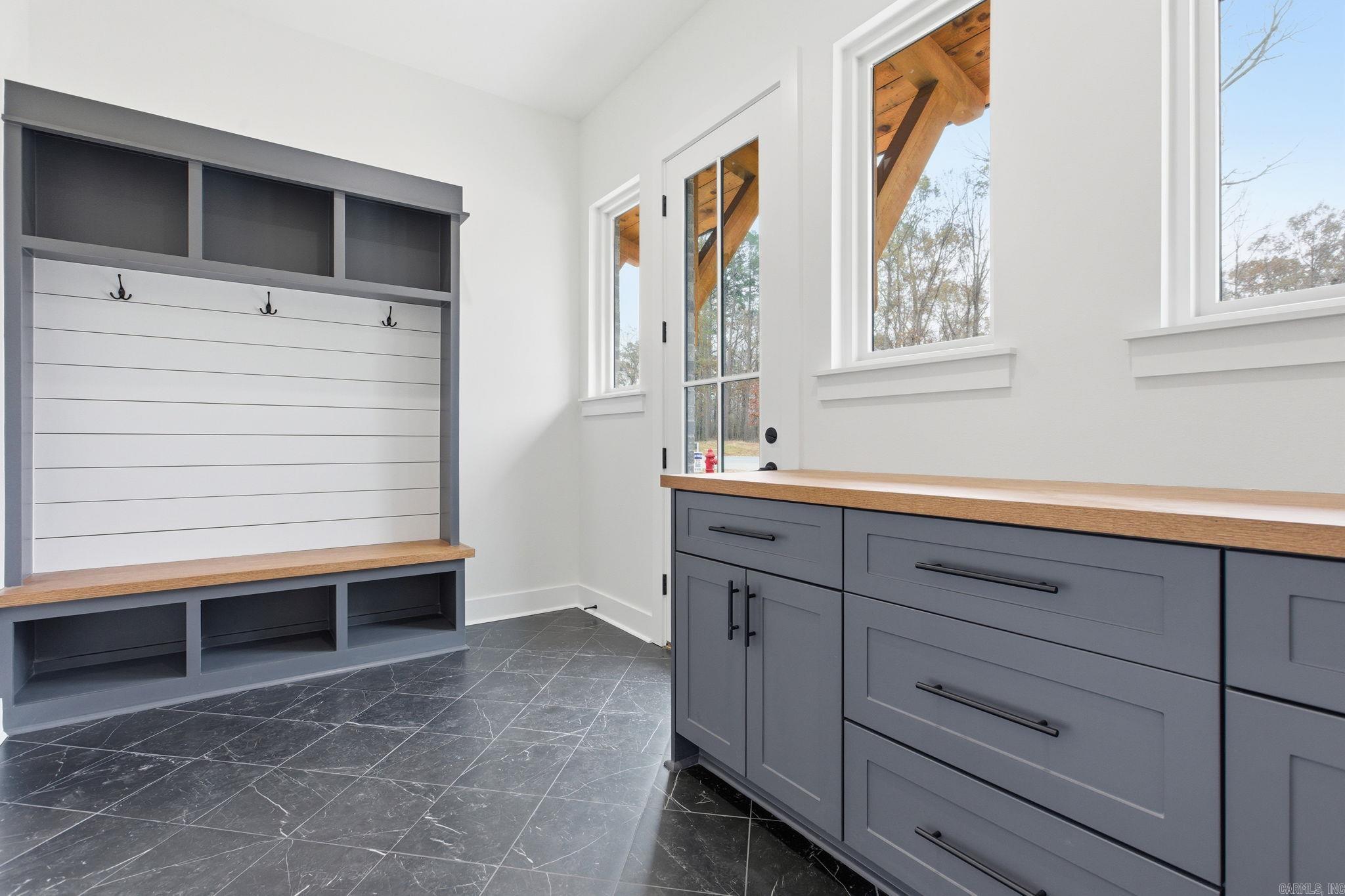 AVILLA MANOR - Residential