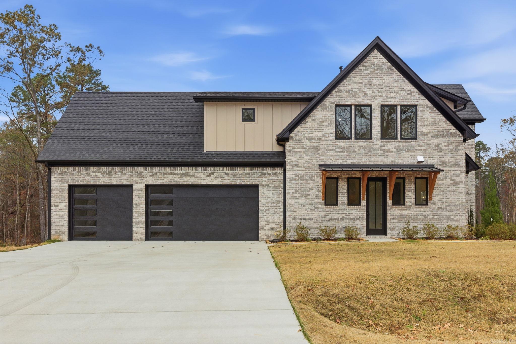 AVILLA MANOR - Residential