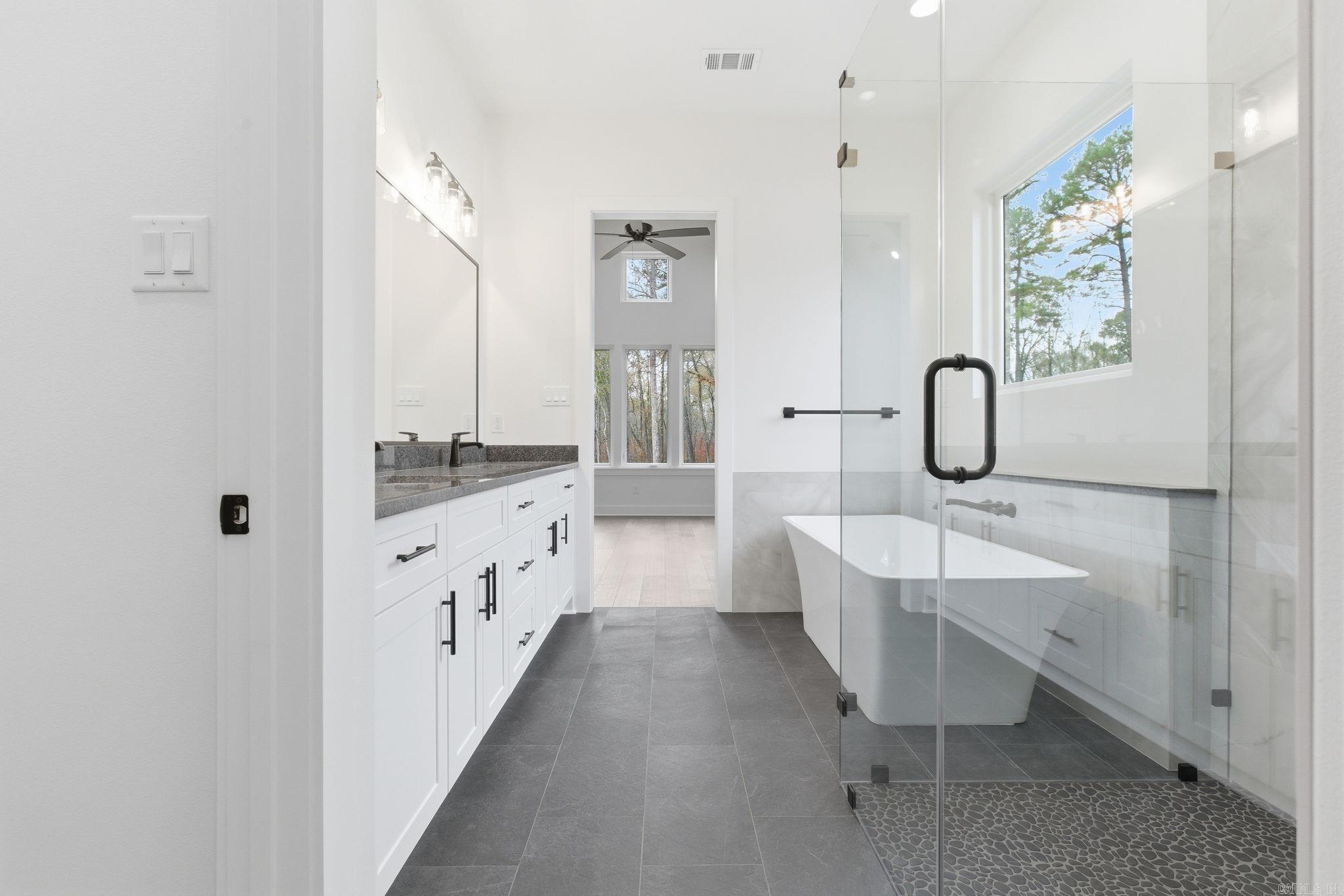 AVILLA MANOR - Residential