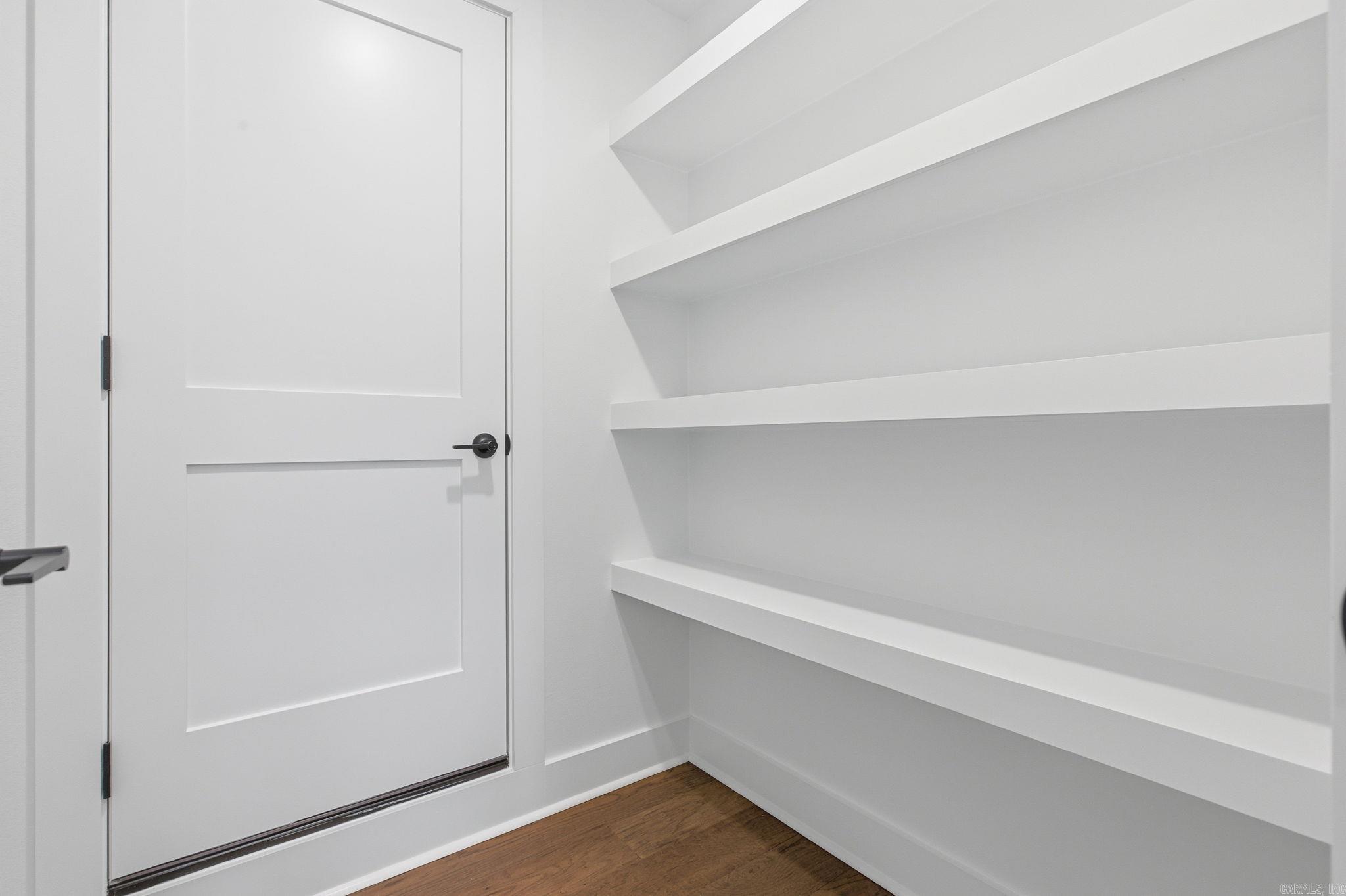 AVILLA MANOR - Residential