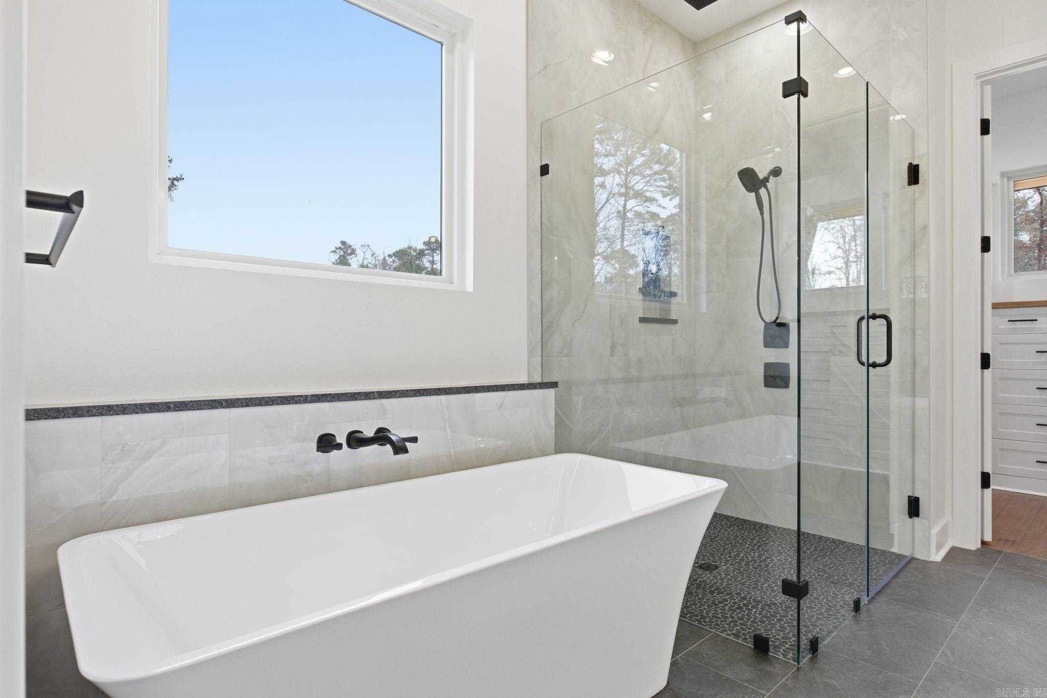 AVILLA MANOR - Residential