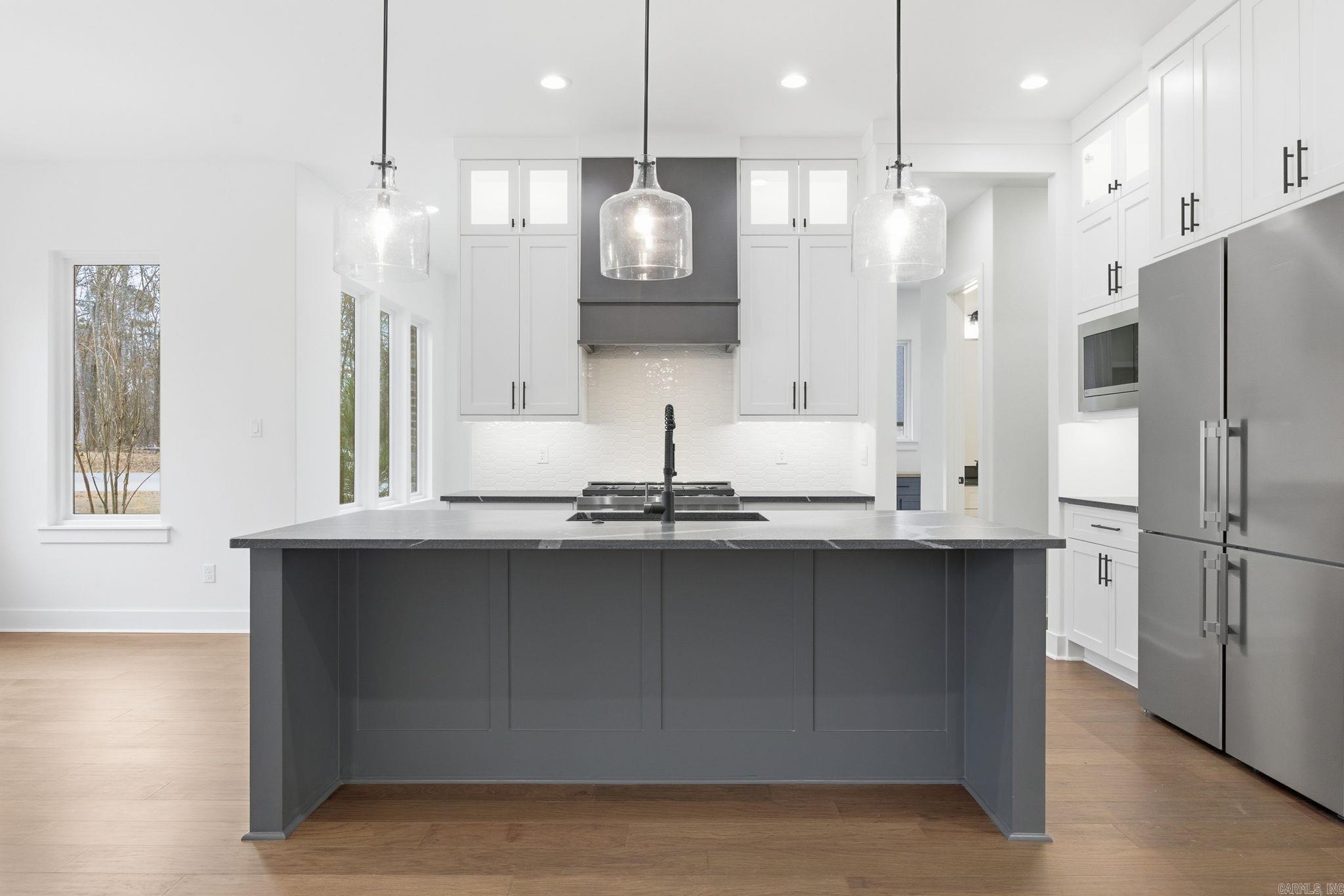 AVILLA MANOR - Residential