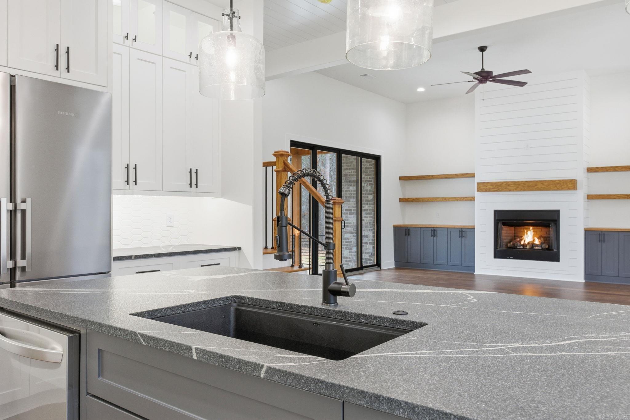 AVILLA MANOR - Residential