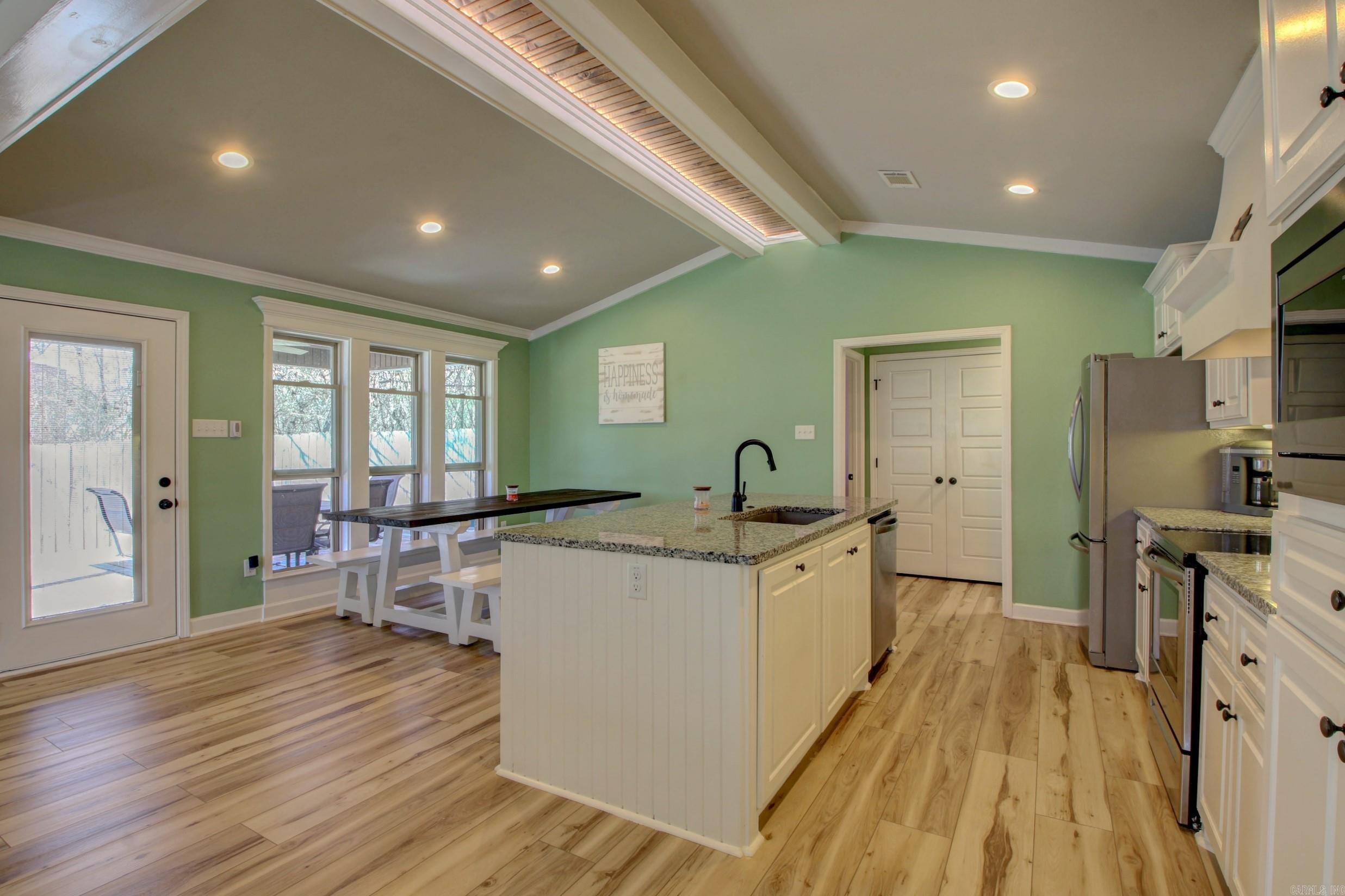 AUSTIN VILLAGE - Residential