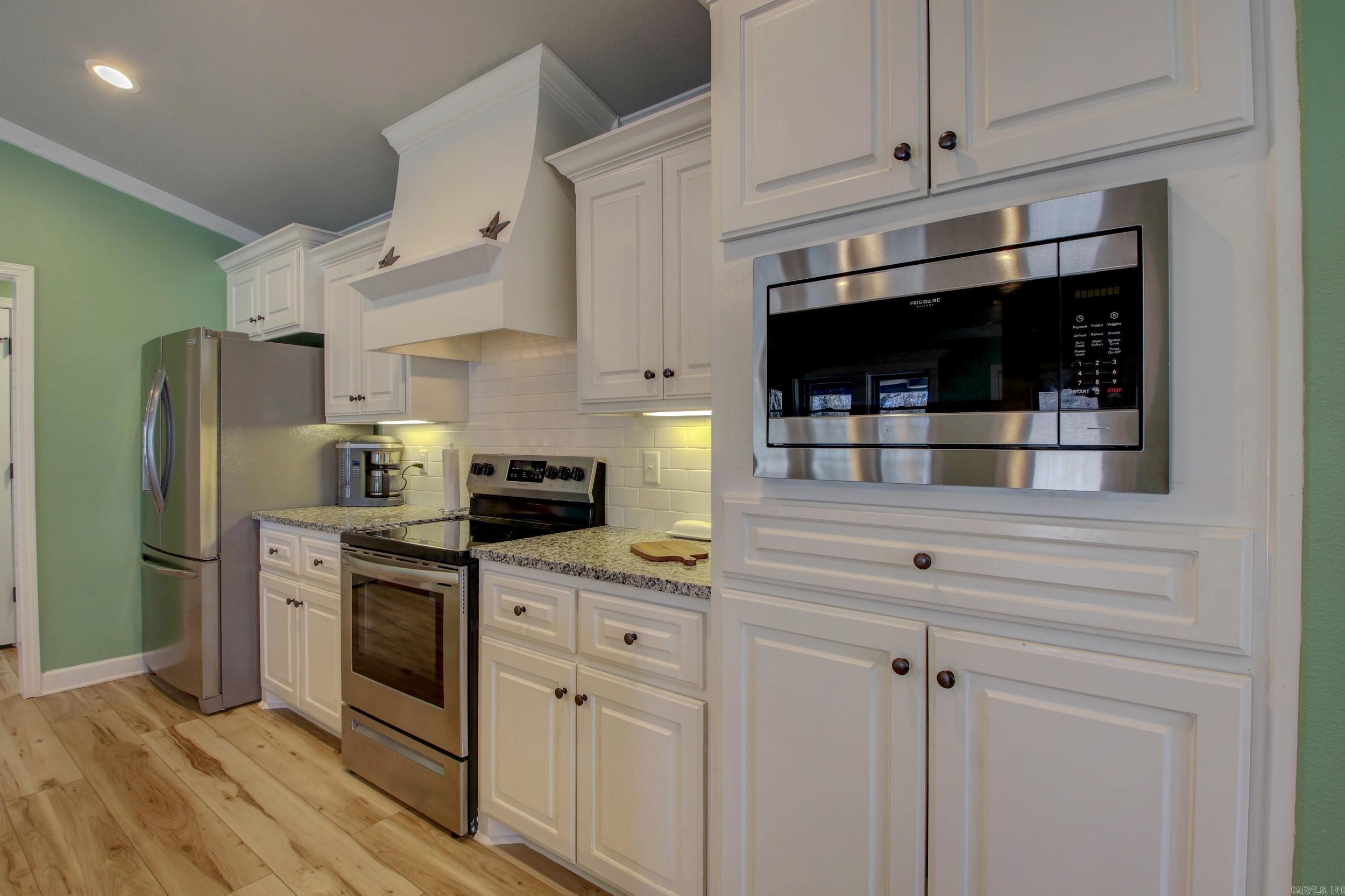 AUSTIN VILLAGE - Residential