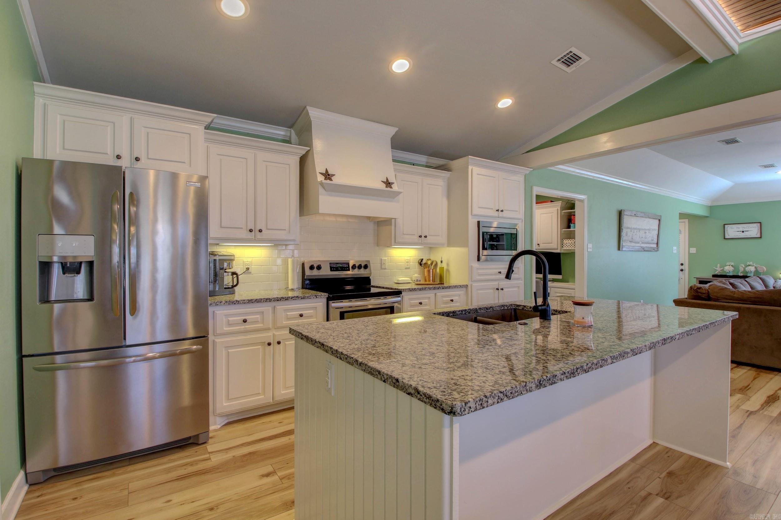 AUSTIN VILLAGE - Residential