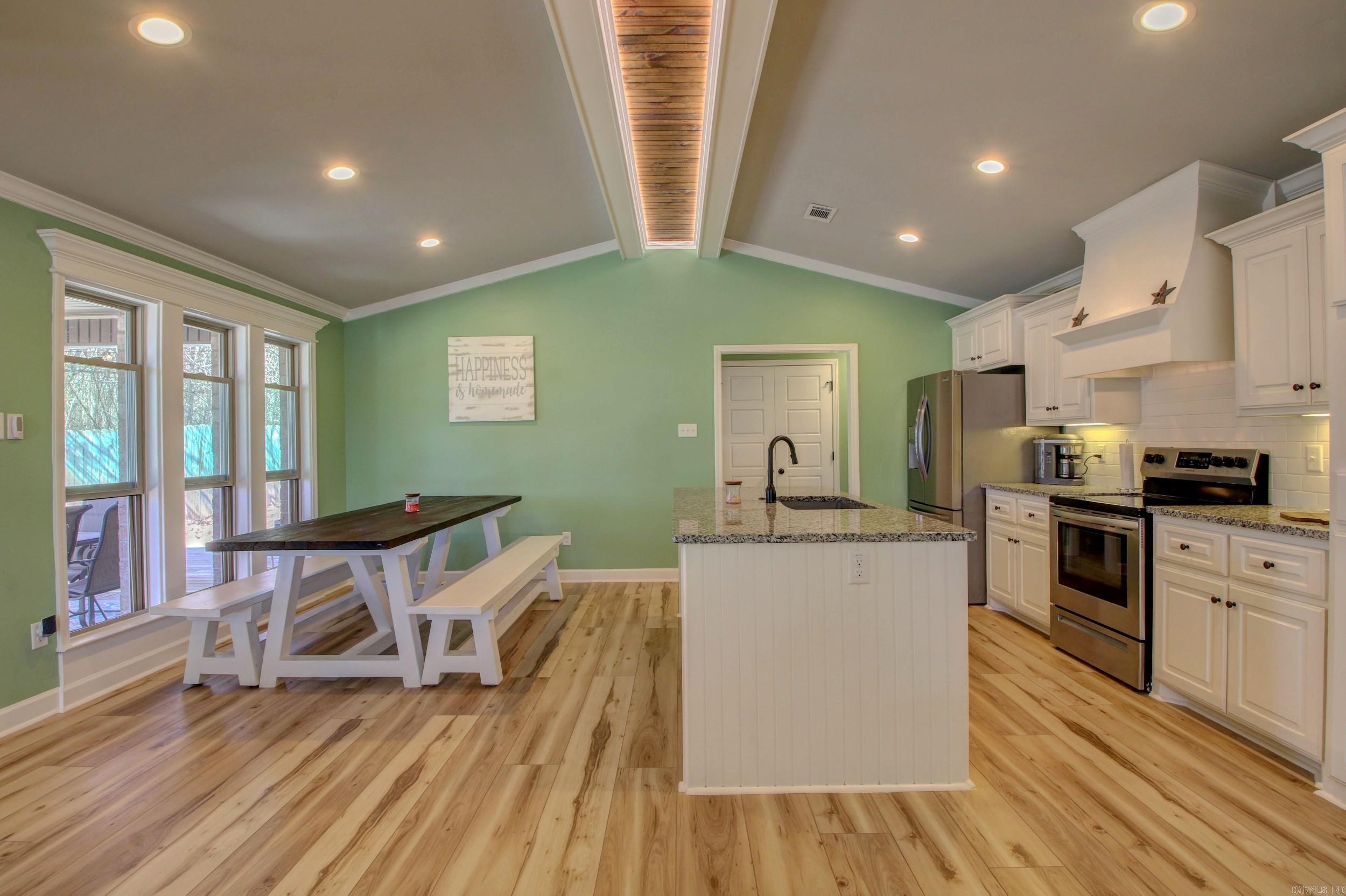 AUSTIN VILLAGE - Residential