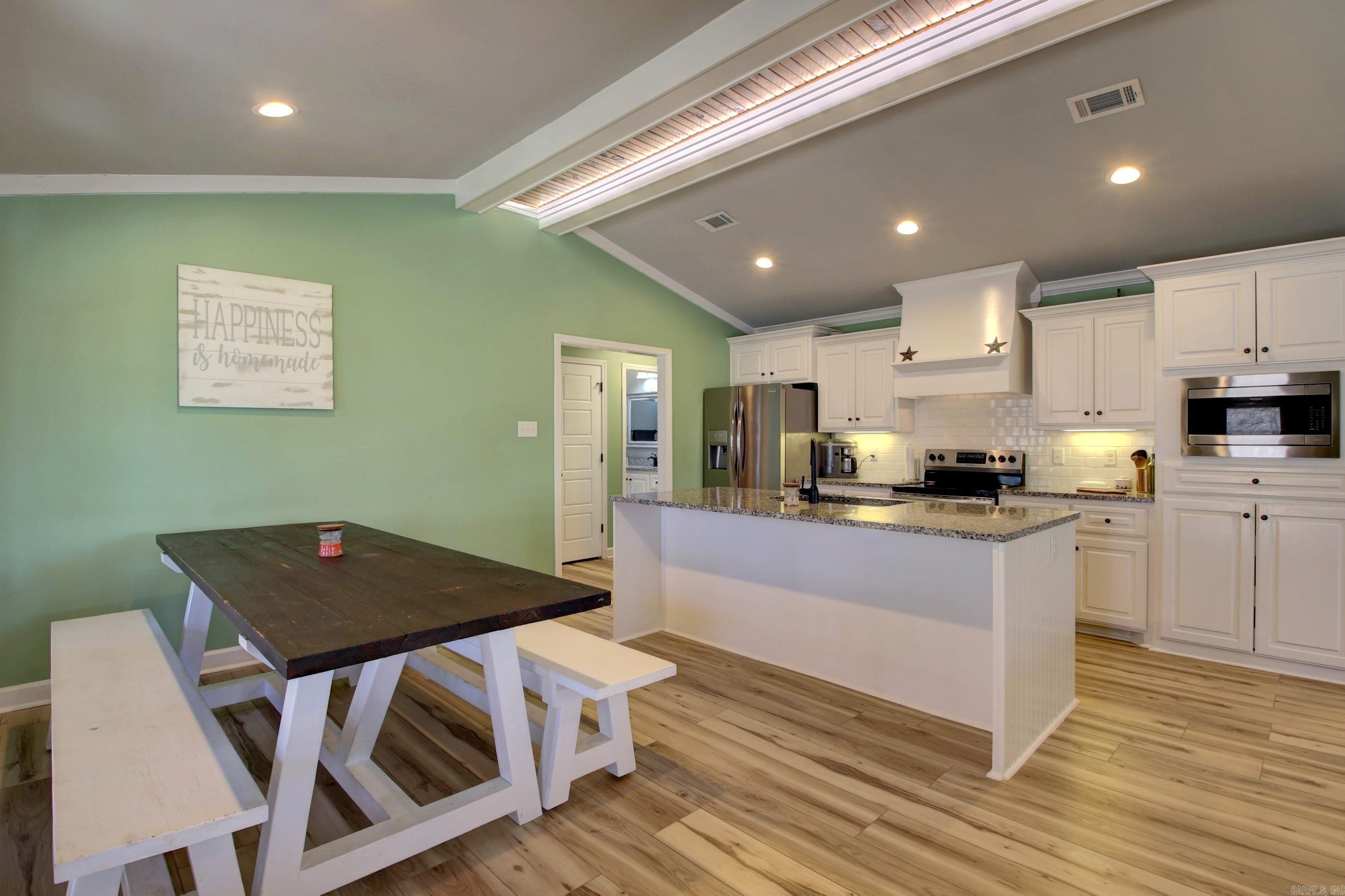 AUSTIN VILLAGE - Residential