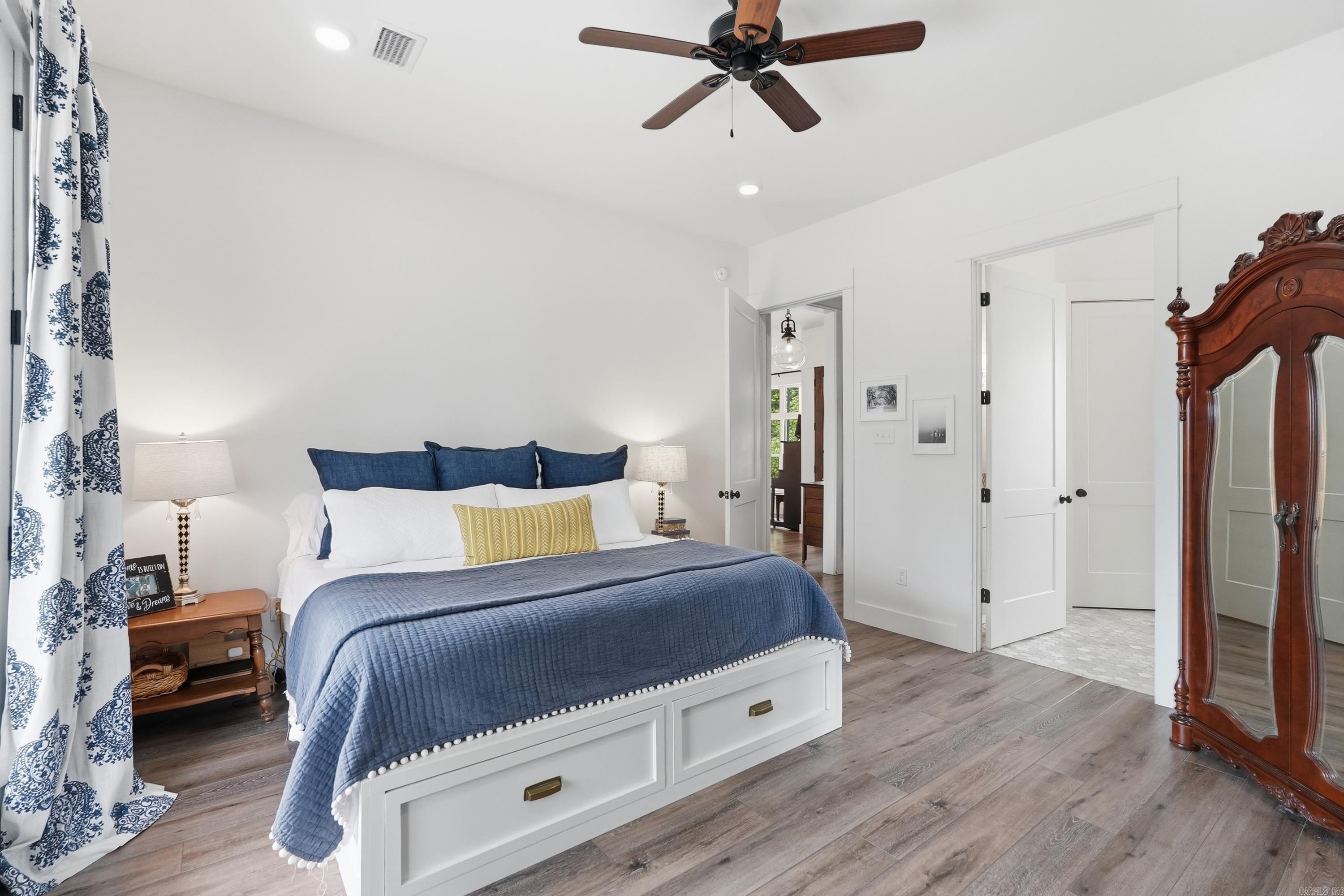 EDGEWOOD PARK - Residential