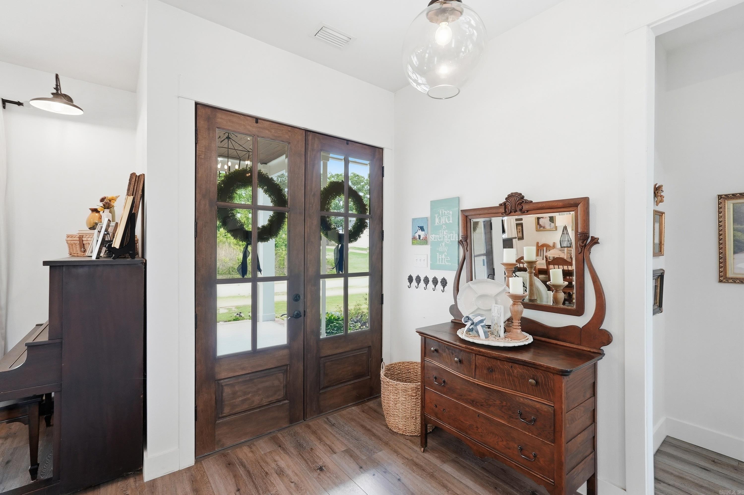 EDGEWOOD PARK - Residential