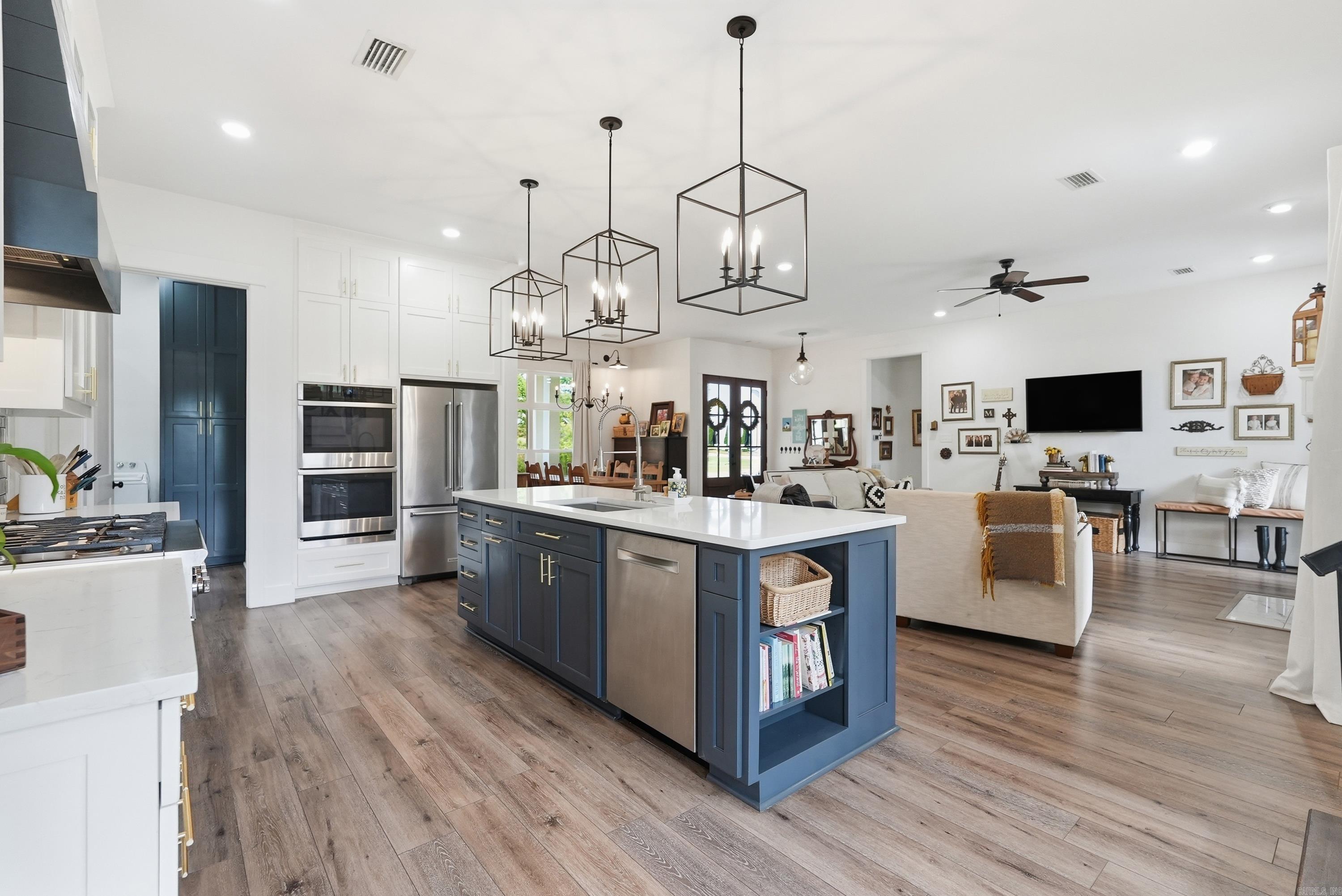 EDGEWOOD PARK - Residential