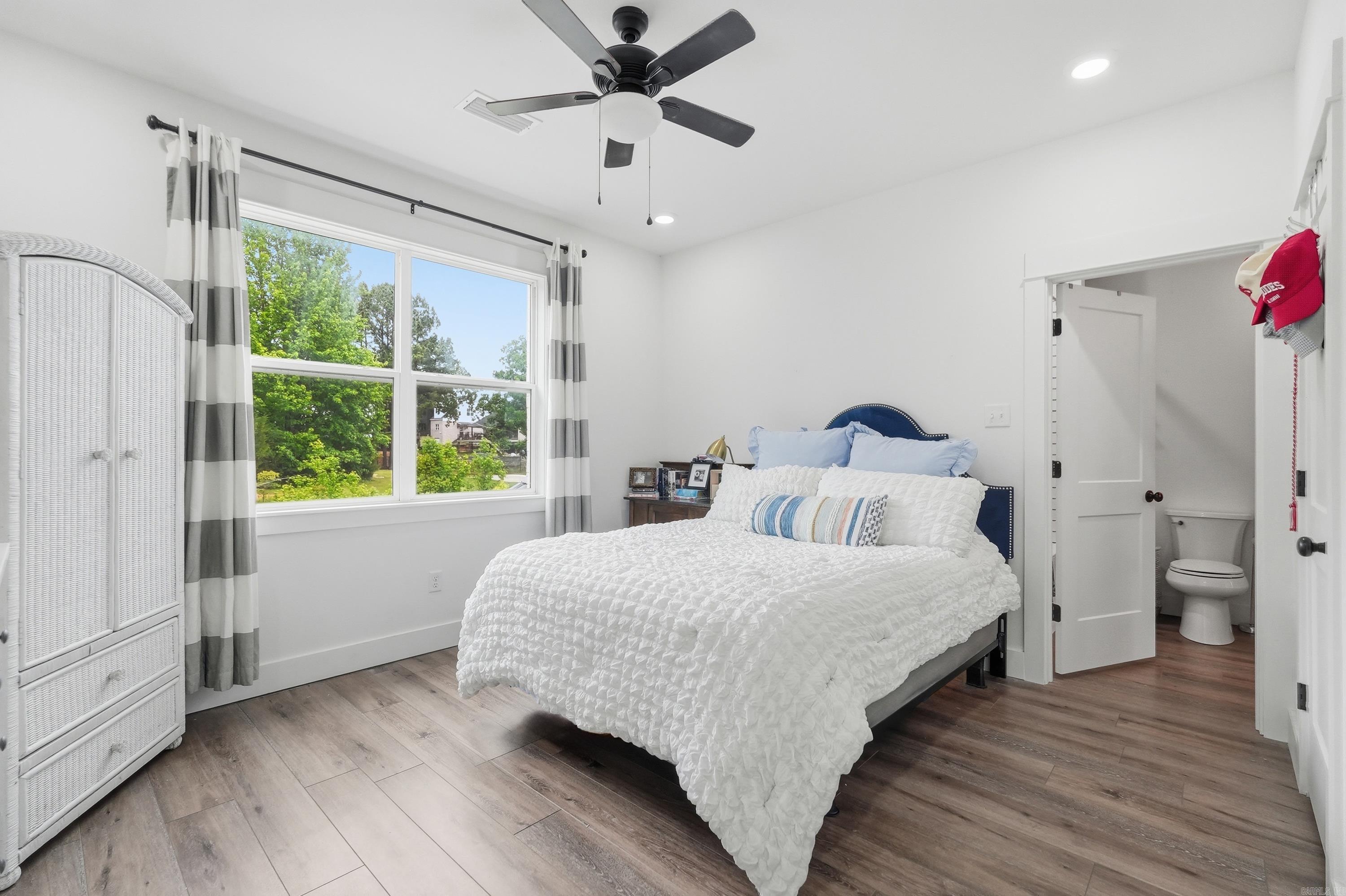 EDGEWOOD PARK - Residential