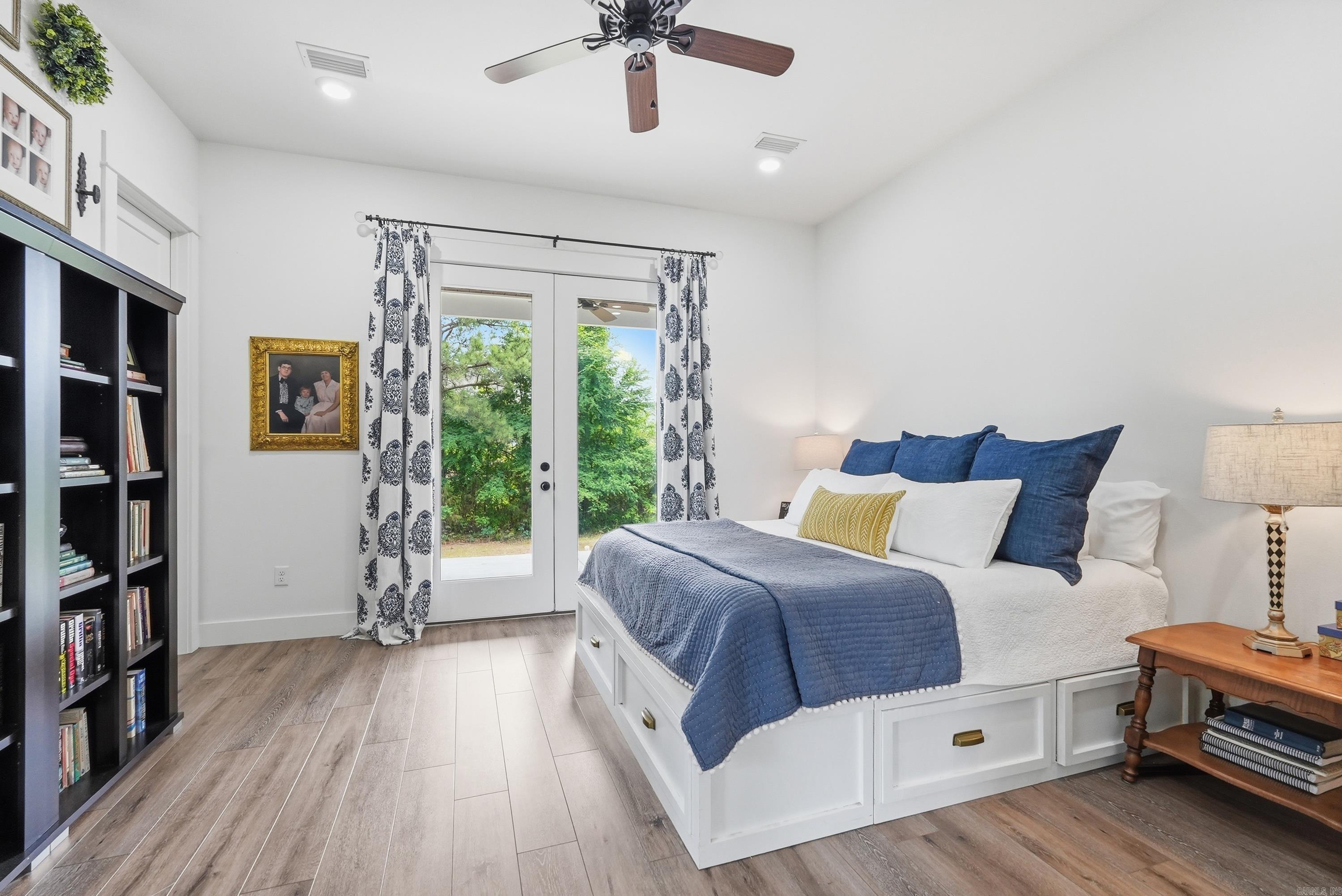 EDGEWOOD PARK - Residential