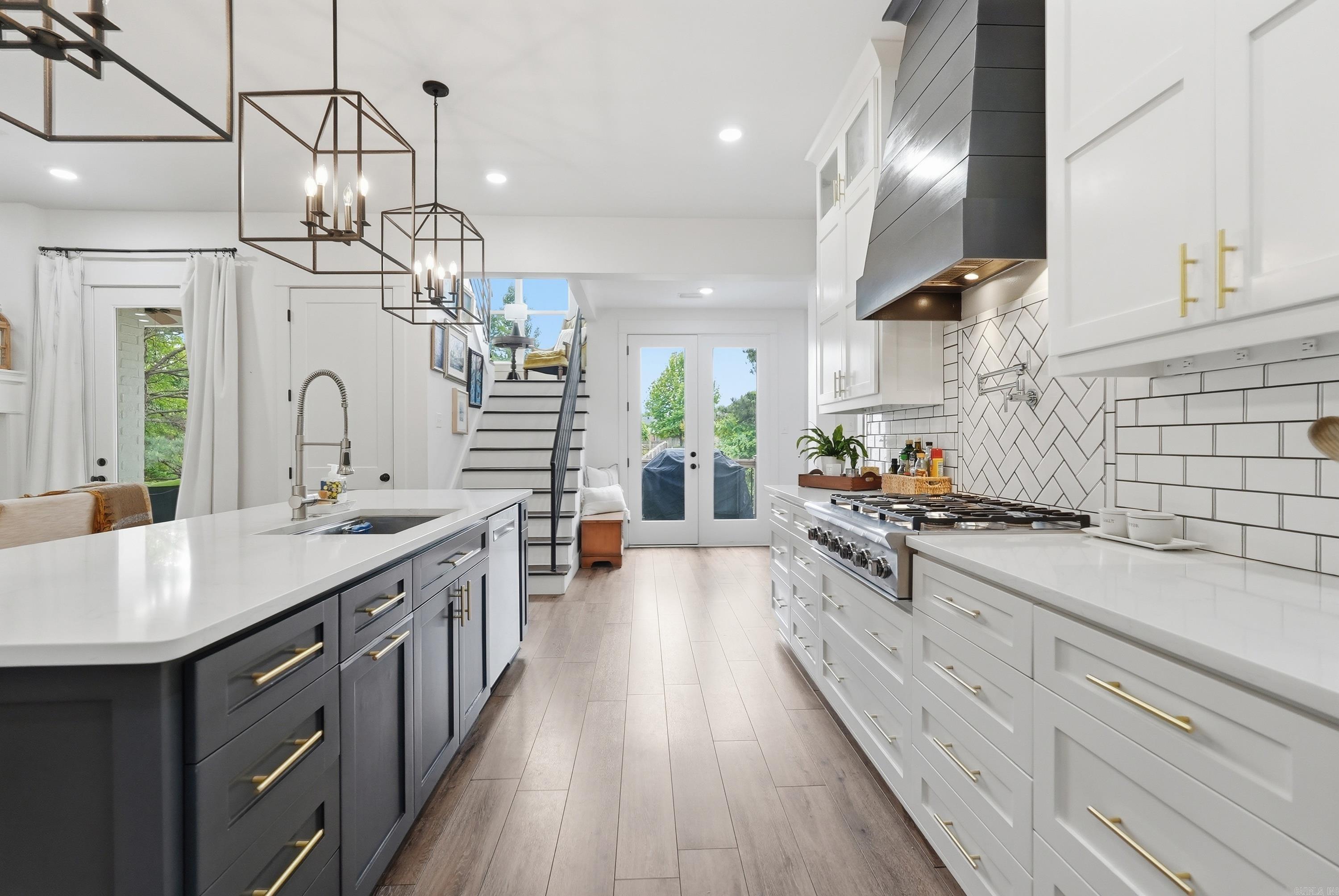 EDGEWOOD PARK - Residential
