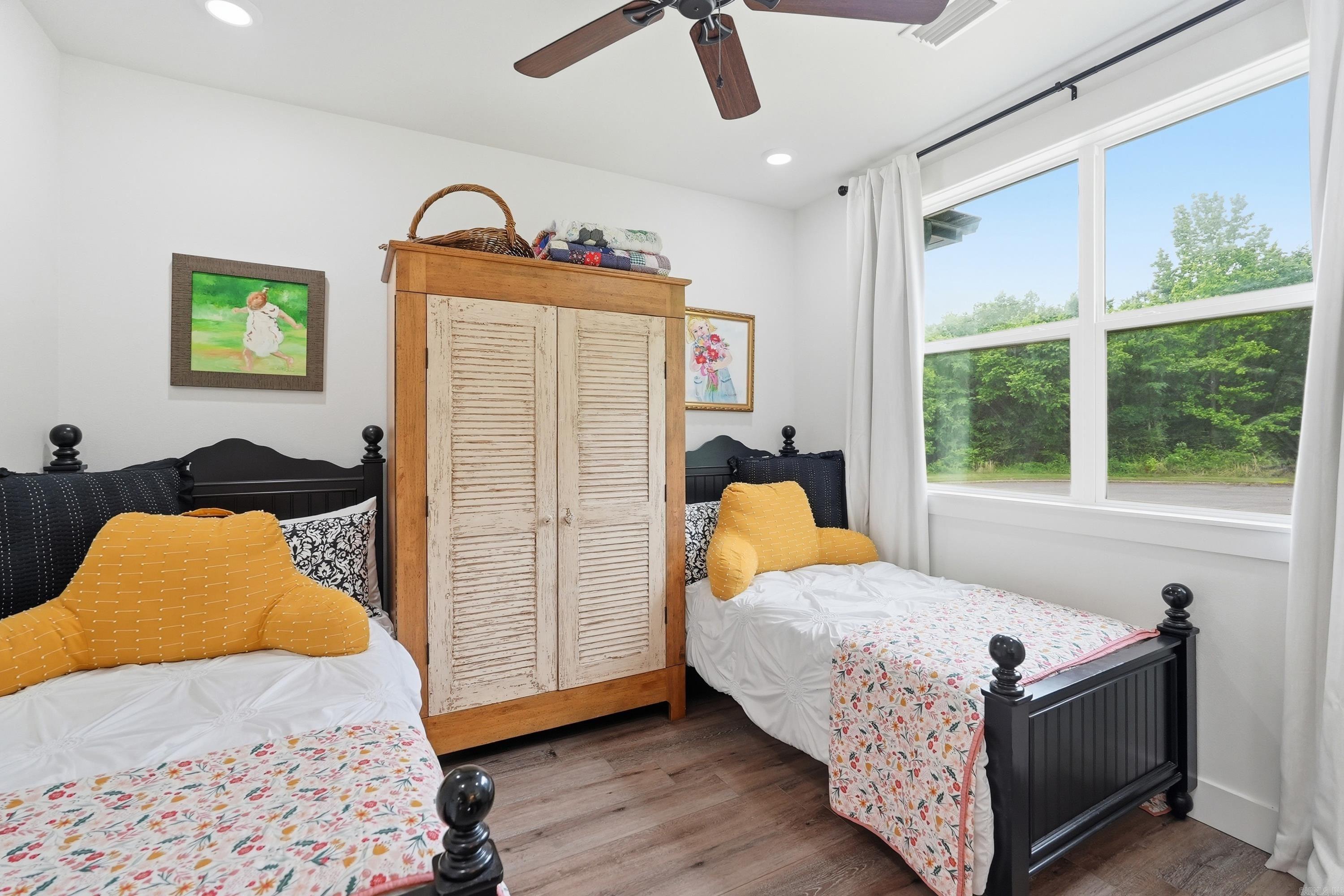 EDGEWOOD PARK - Residential