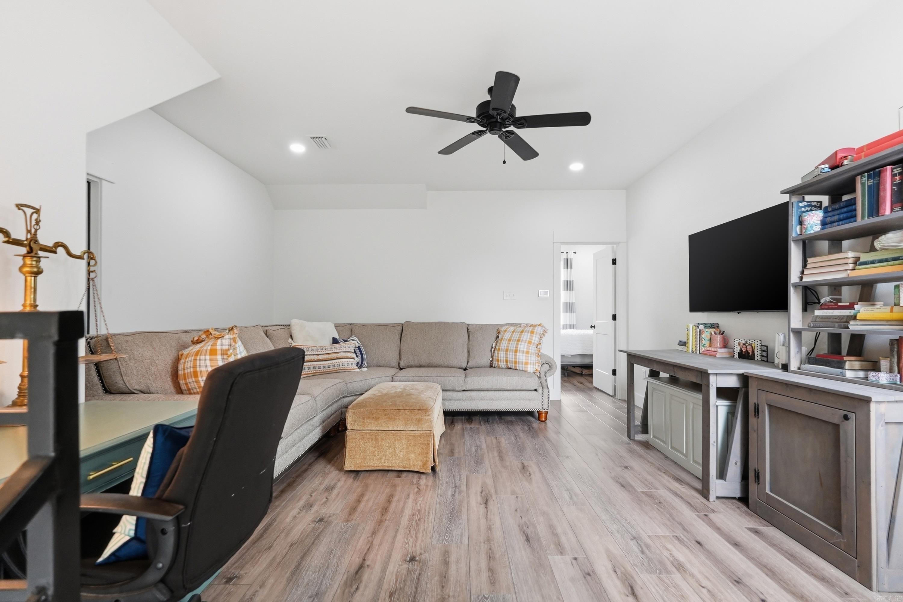 EDGEWOOD PARK - Residential
