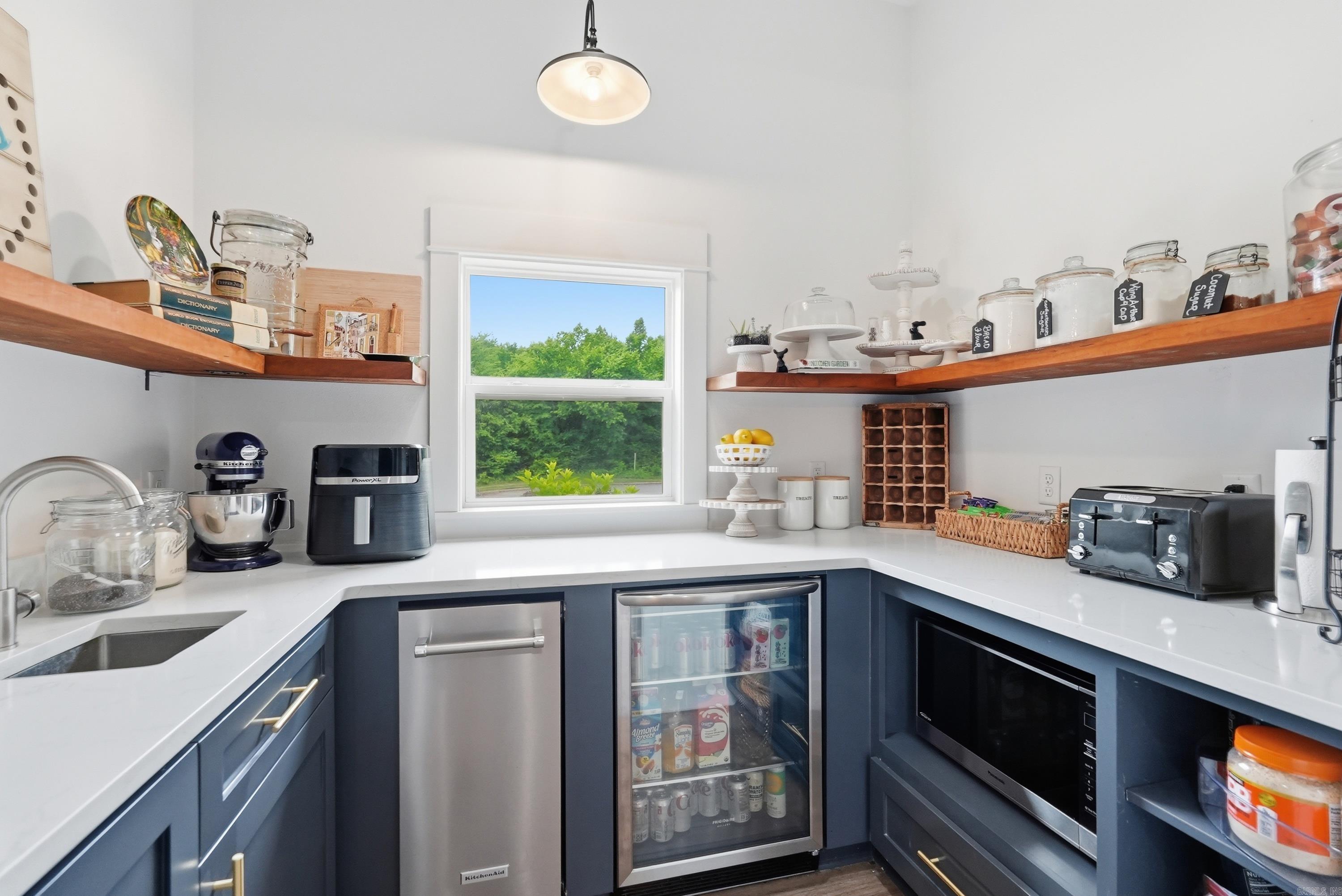 EDGEWOOD PARK - Residential