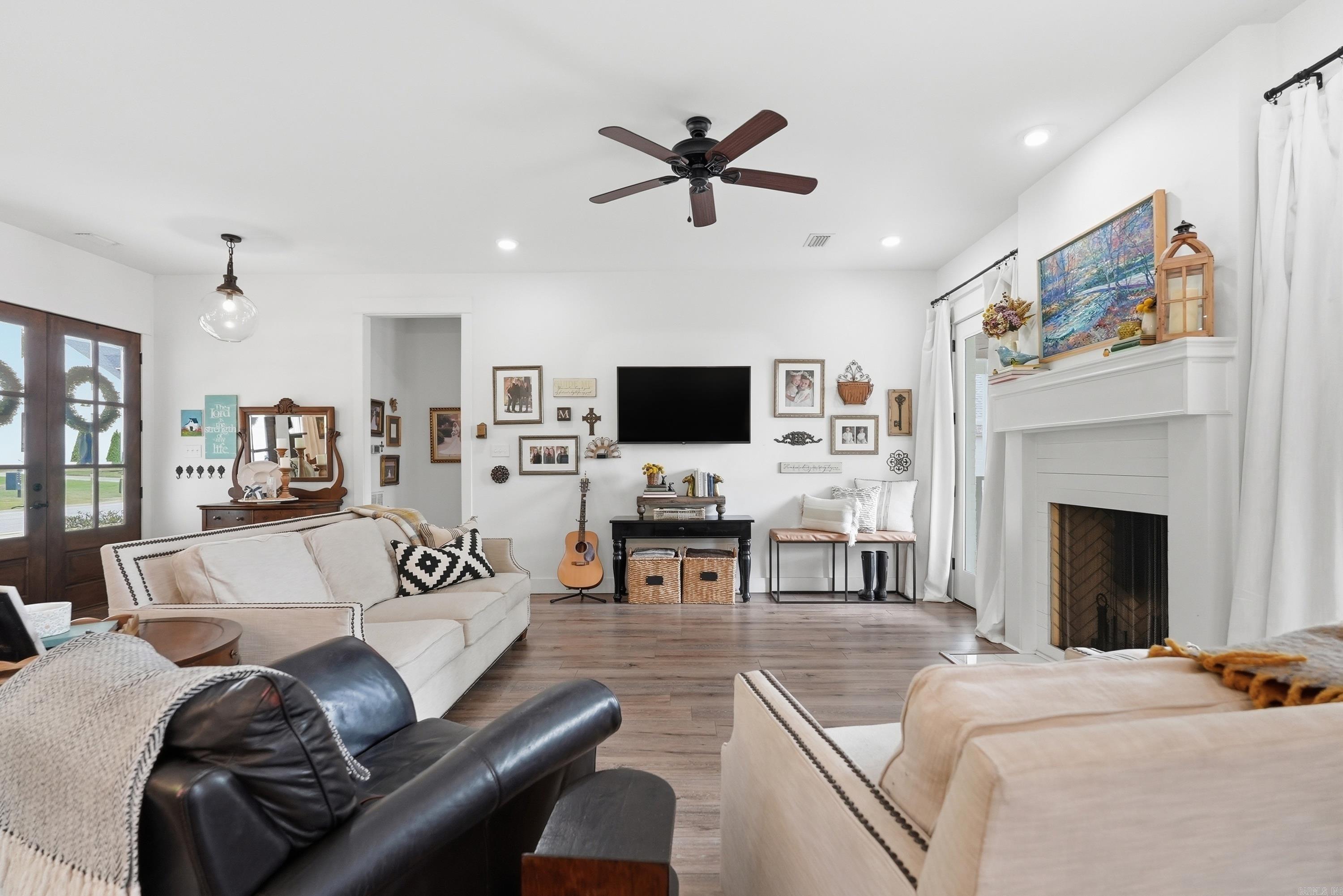 EDGEWOOD PARK - Residential