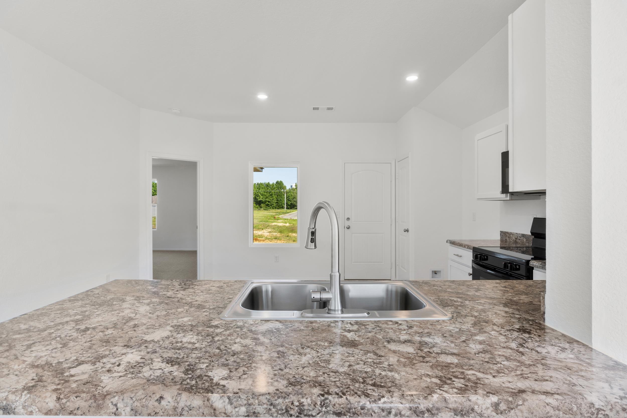 DEERFIELD ESTATES - Residential