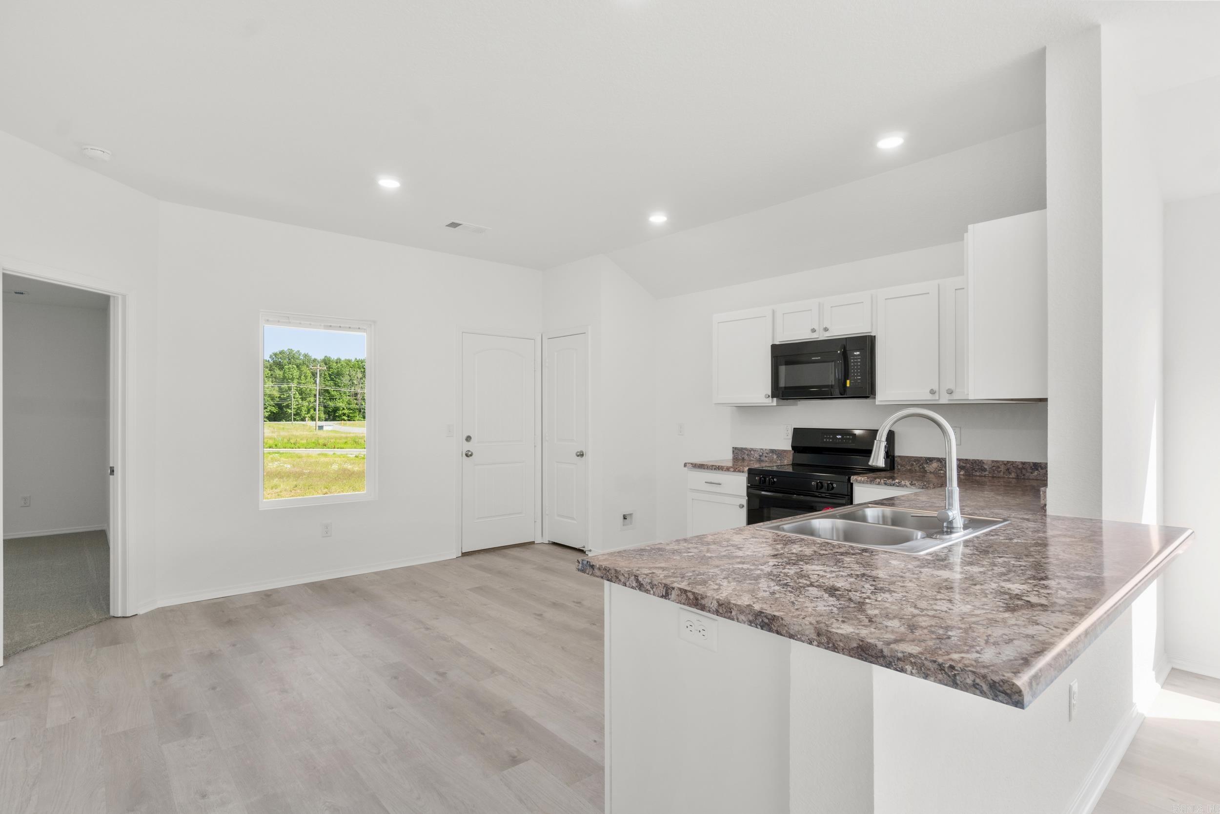 DEERFIELD ESTATES - Residential