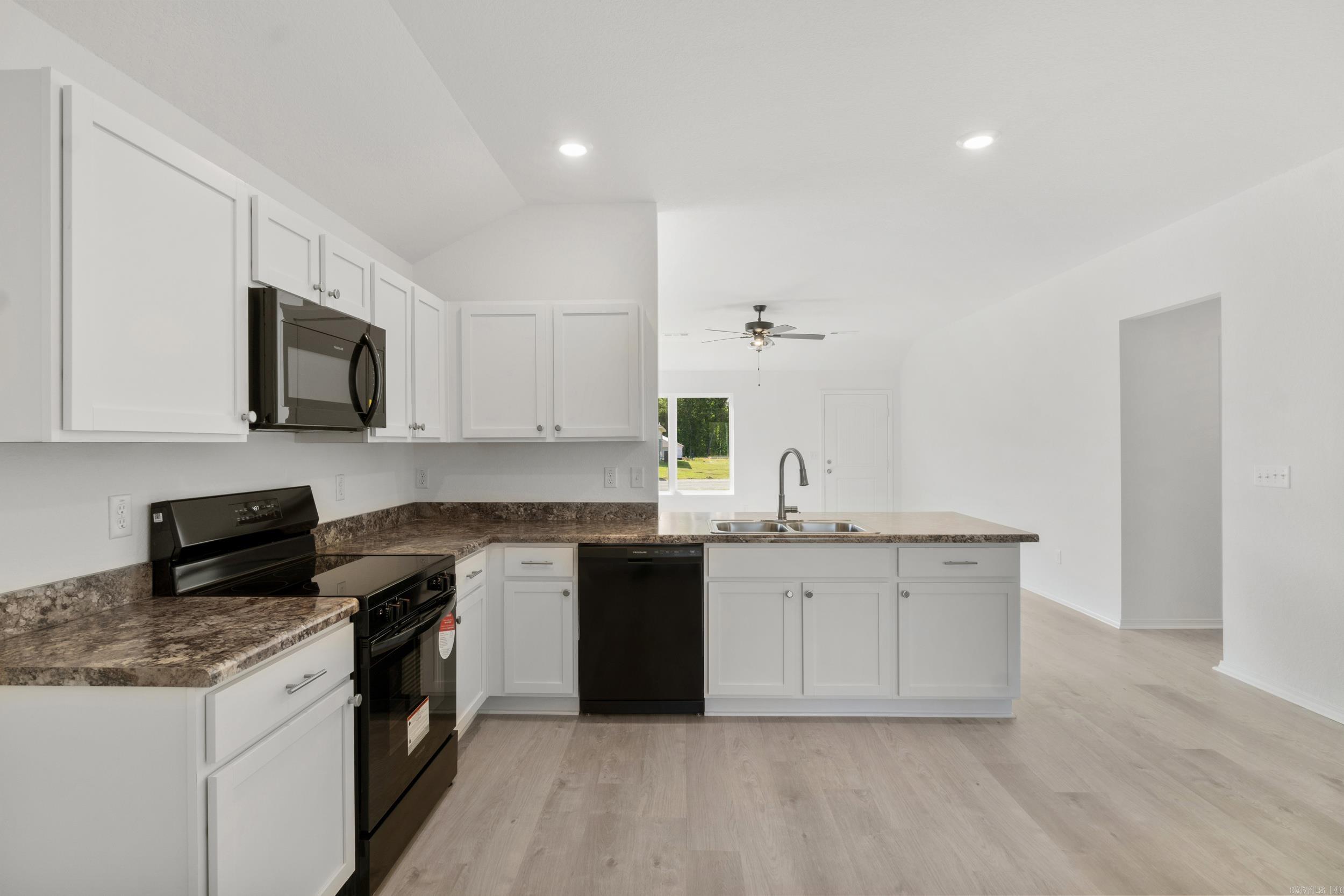 DEERFIELD ESTATES - Residential