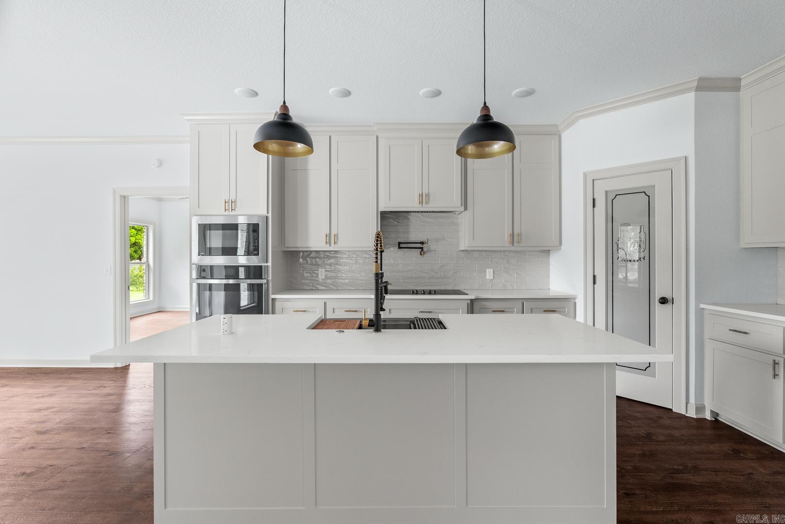 SUNSET LANDING - Residential