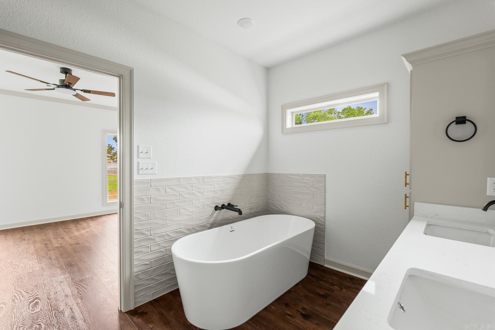 SUNSET LANDING - Residential